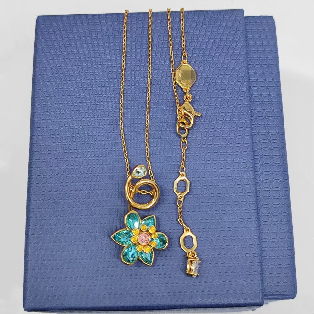 Swarovski Romantic Sweet Flower Petal Necklace