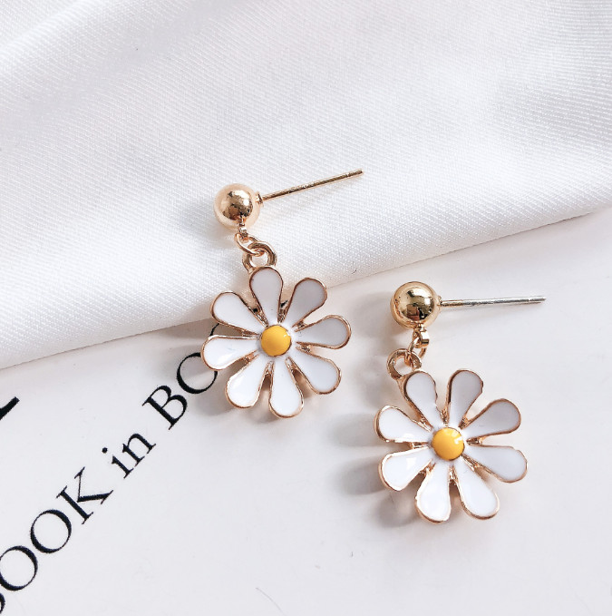 Gold Flower Daisy Chrysanthemum White Yellow Party Drop Dangle Earrings