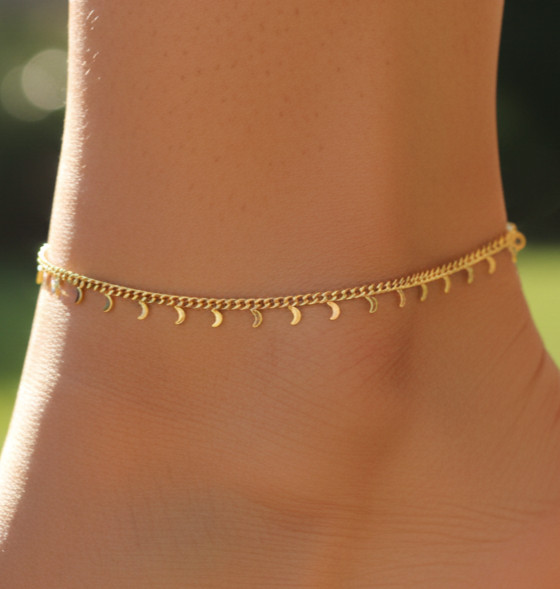 Elegant Gold Tone Crescent Charm Anklet Moon Motif Minimalist Curb Chain Anklet