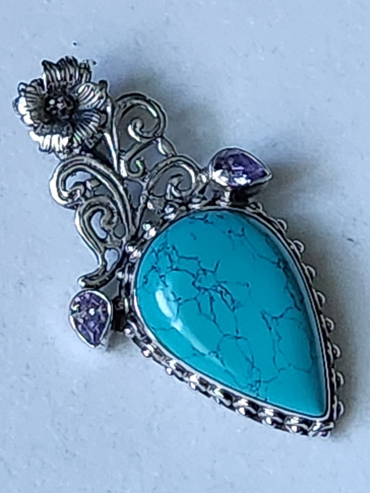 STERLING SILVER TURQUOISE PENDANT, 17 GRAMS