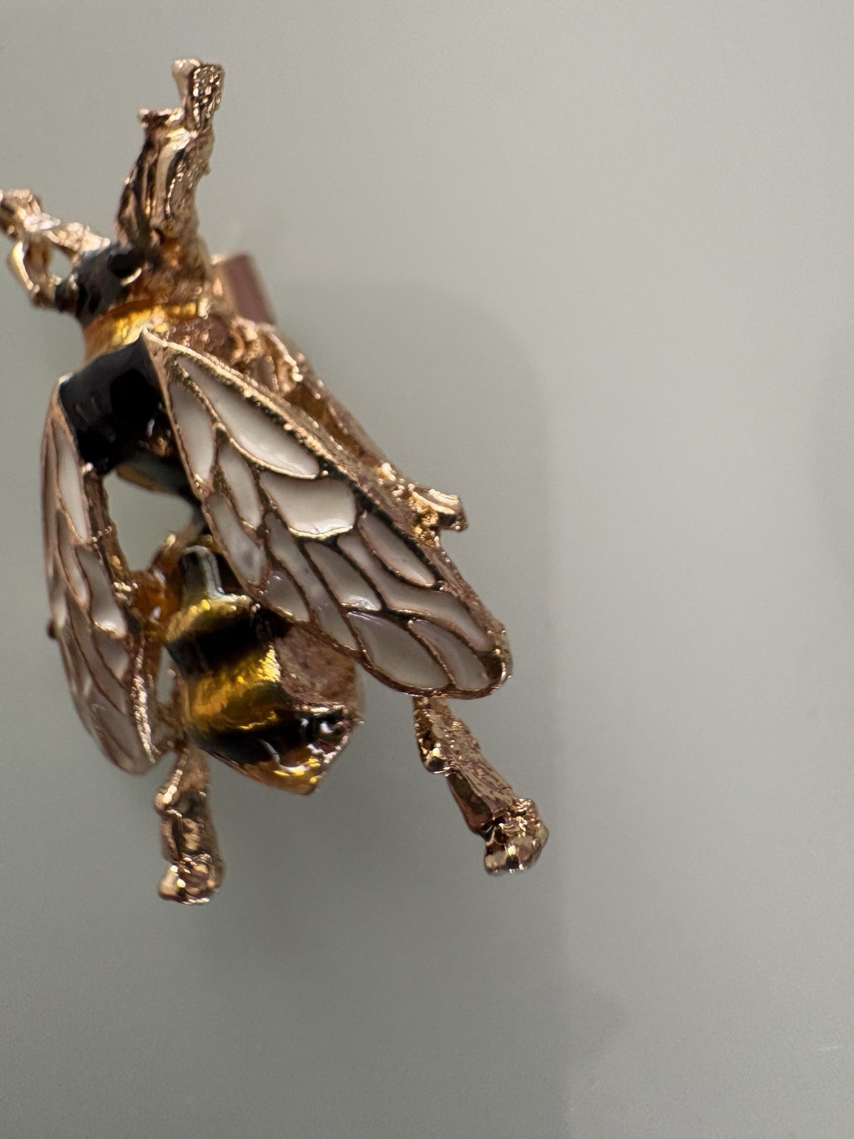 HONEY BEE PIN Gold Black Yellow Enamel Flying Insect Brooch Rhinestone 1.3”