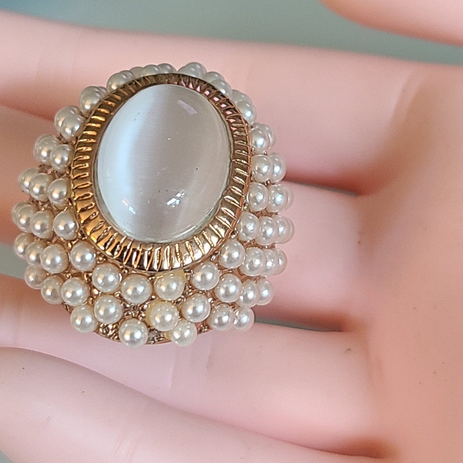GORGEOUS Bronzetone Faux Pearl Cluster Cats Eye Cabochon Cocktail Ring 8.5