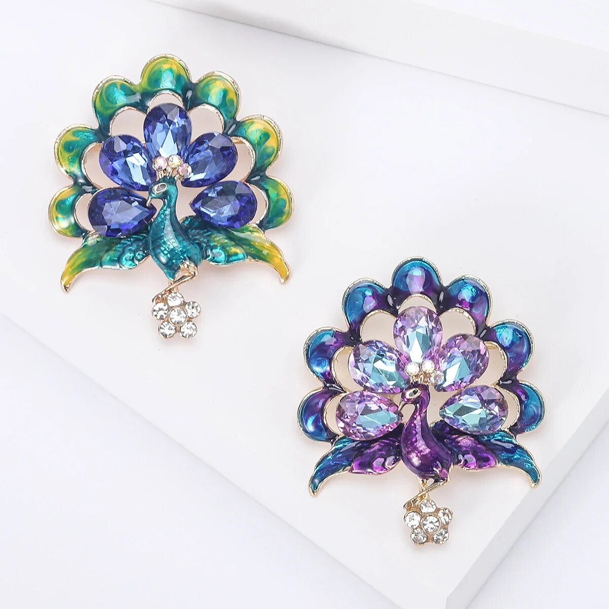 Luxury Shiny Rhinestone Blue Peacock Brooch Pin Animal Theme Women Jewelry Gift