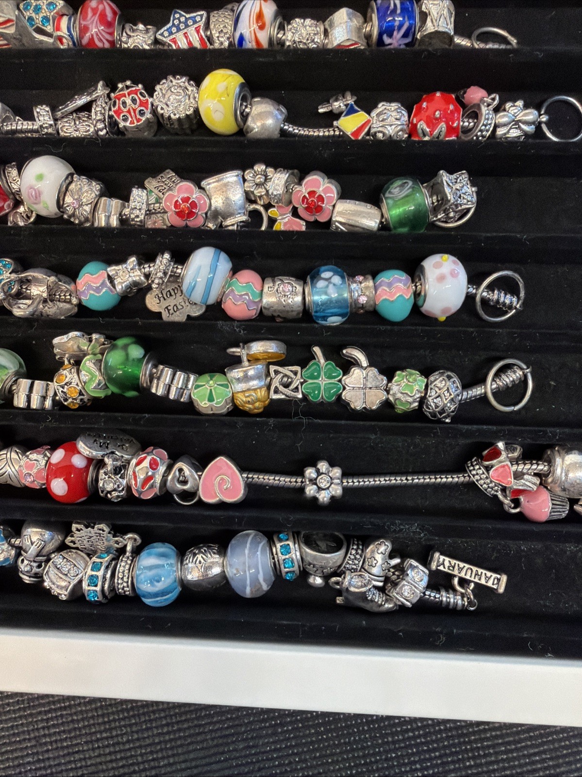 Willabee and Ward 12-Month Holiday Charm Bracelet w/ Display Case Ms2