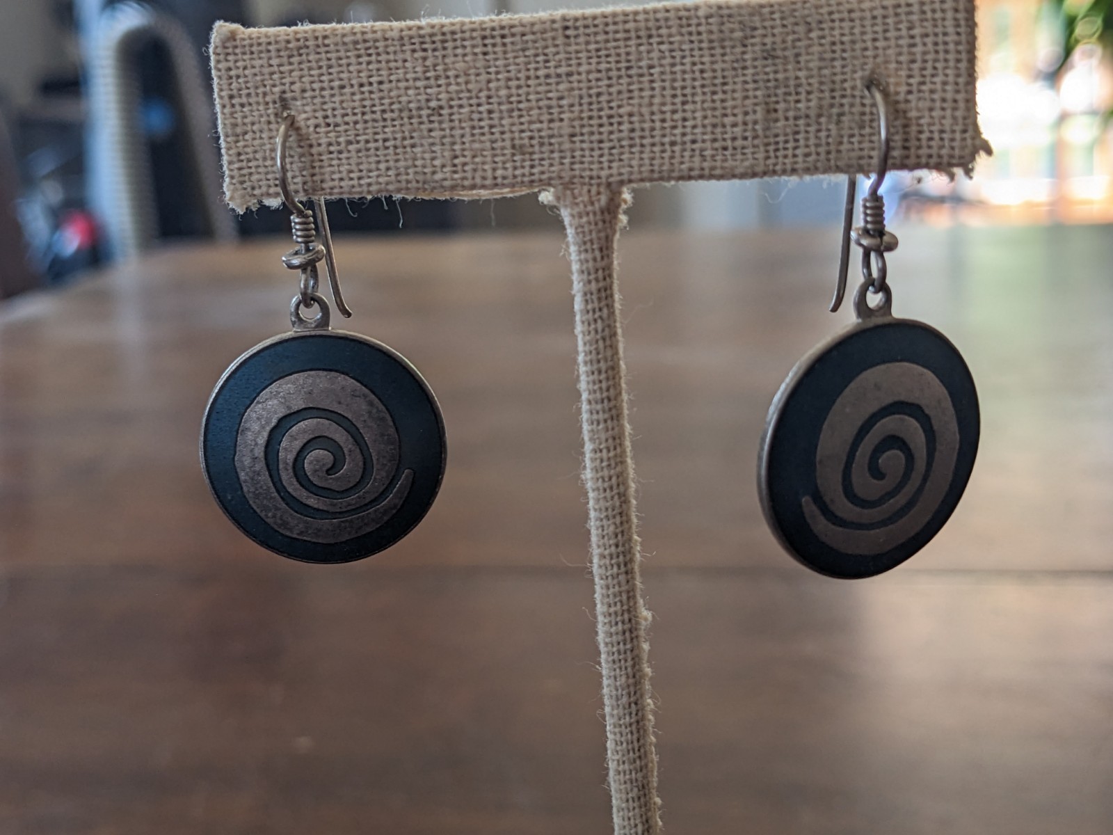 Laurel Burch “Infinity” blue & silver tone swirl round dangle earrings FREE SHIP