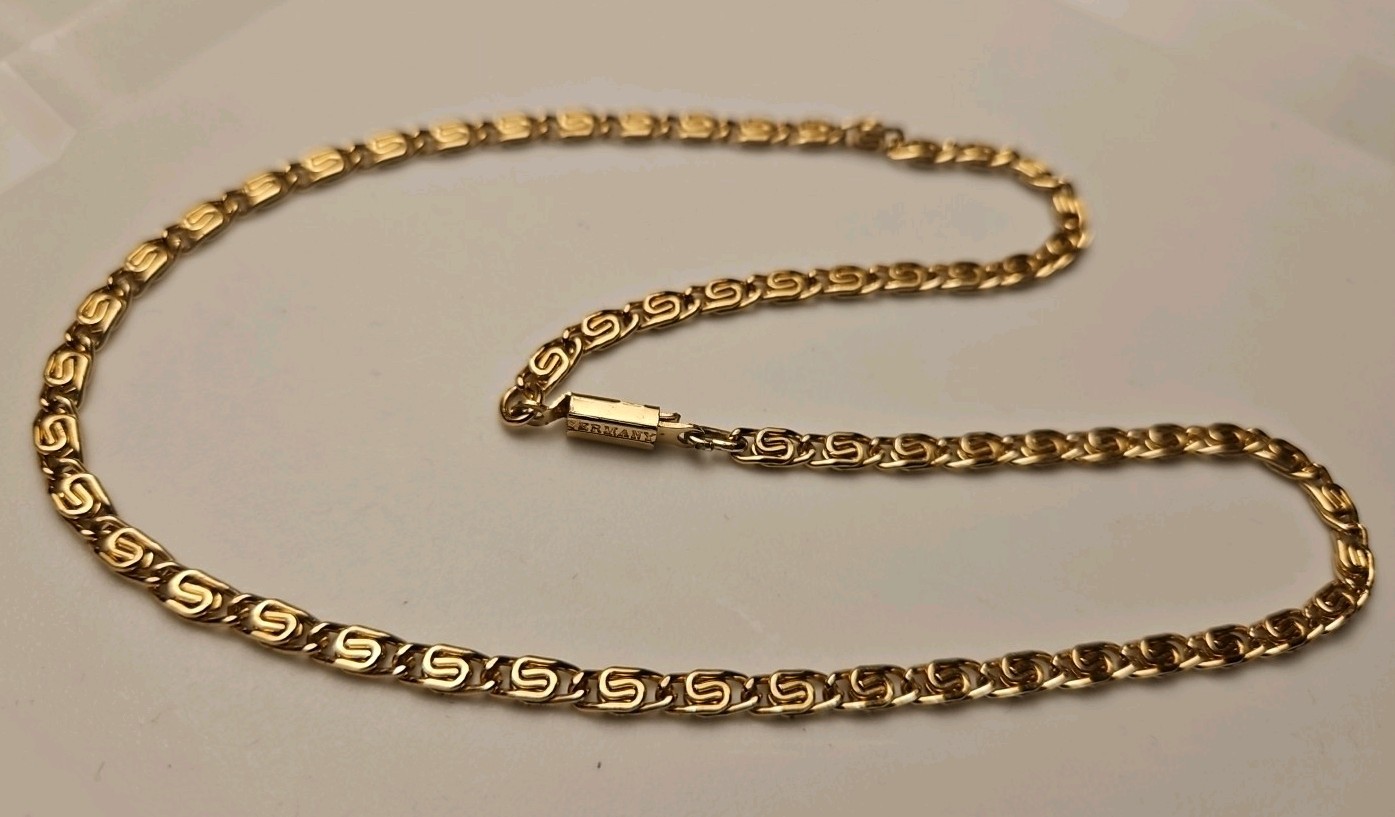 Link Chain. Gold In Color. 15″ Long