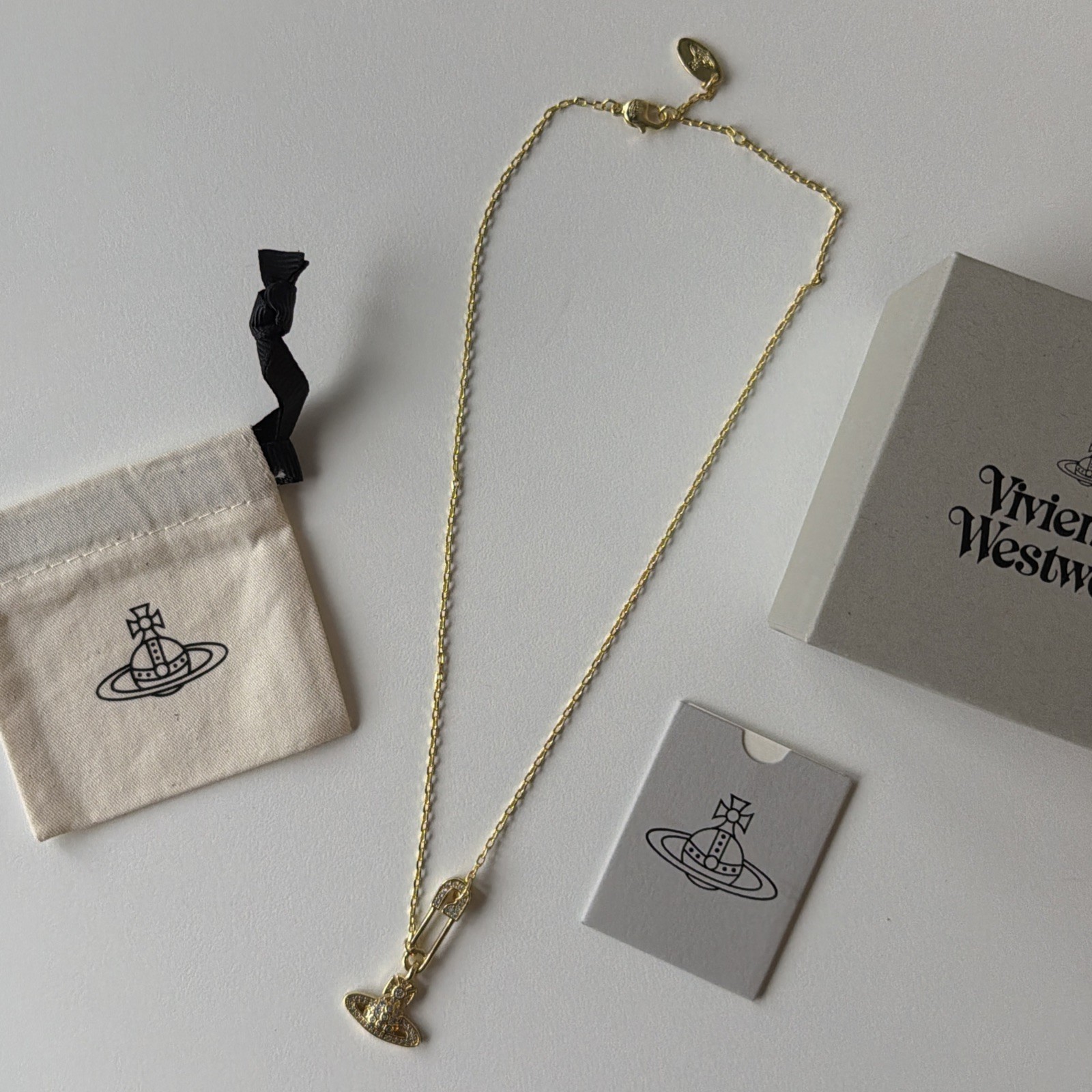 VW Lucrece Pendant Necklace – Gold