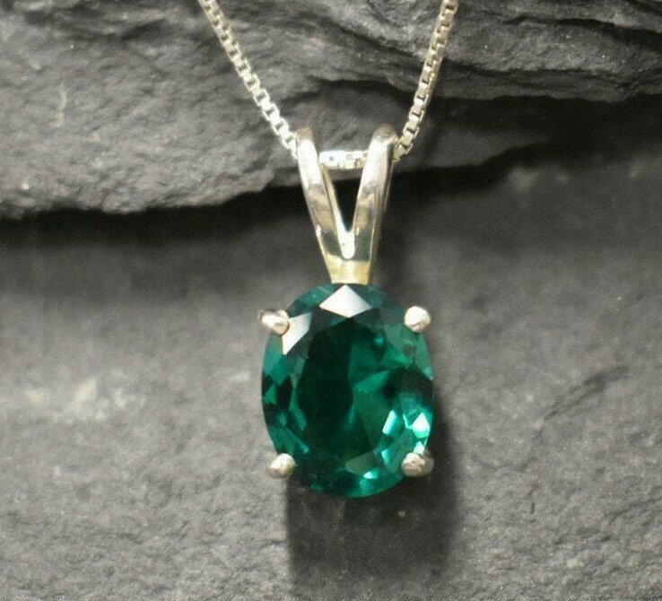 6 X 8mm Oval Simulated Green Women’s Solitaire Pendant White Gold Plated Silver