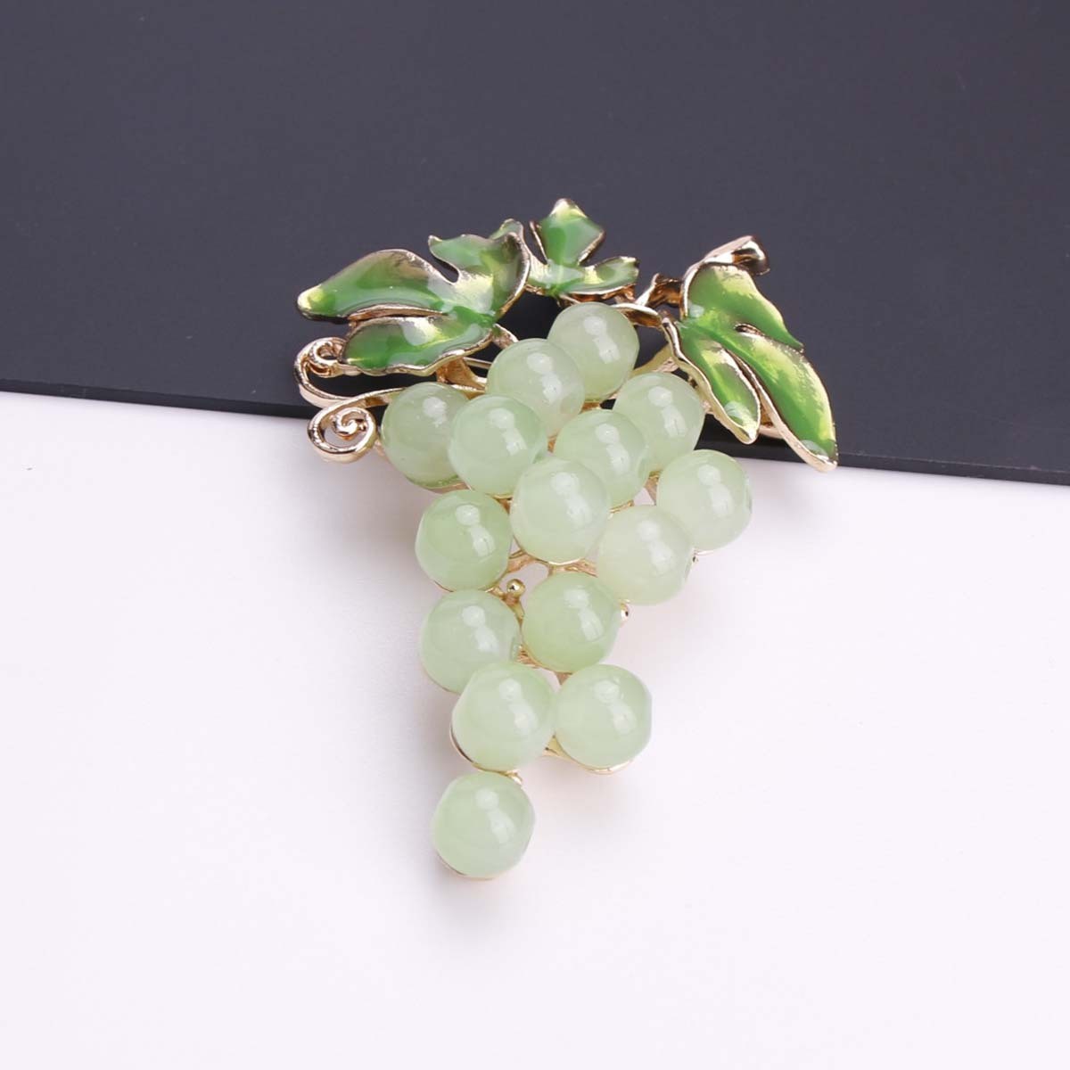 Bohemian Luxury Glass Grape Brooch Pin Alloy Enamel Clear Rhinestone Fruit Badge