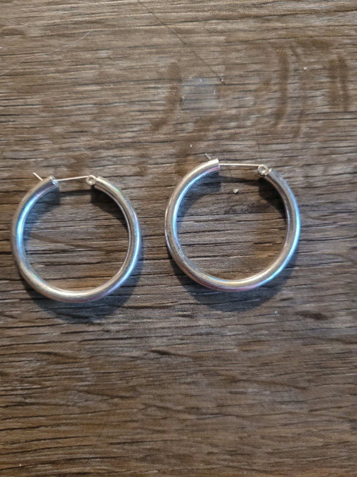 Silvertone Hoop Earrings Lever Back Pierced Earrings Women’s Fashion Jewelry