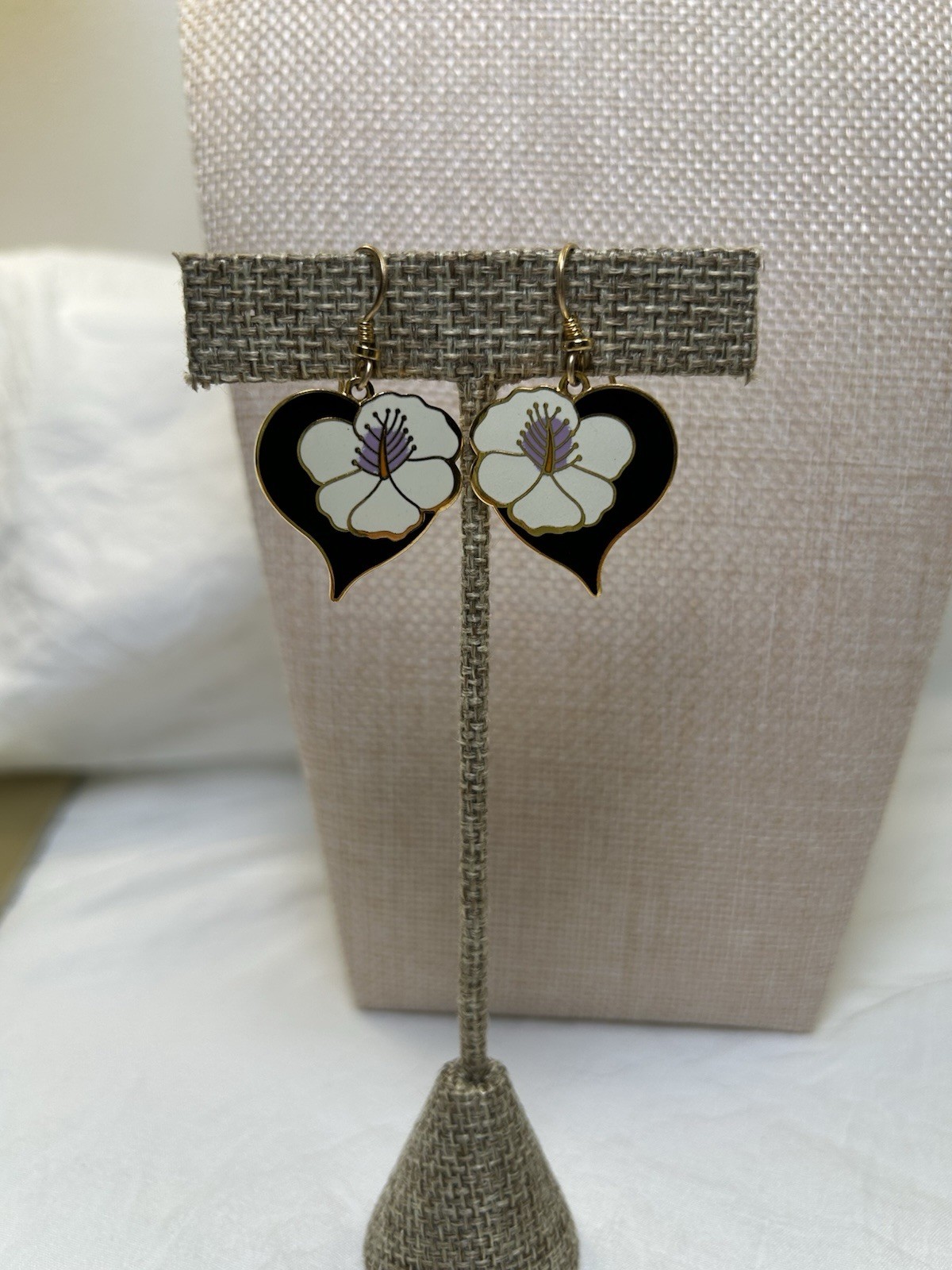 Laurel Burch Hibiscus Heart Enamel Dangle Earrings Black White Gold Floral