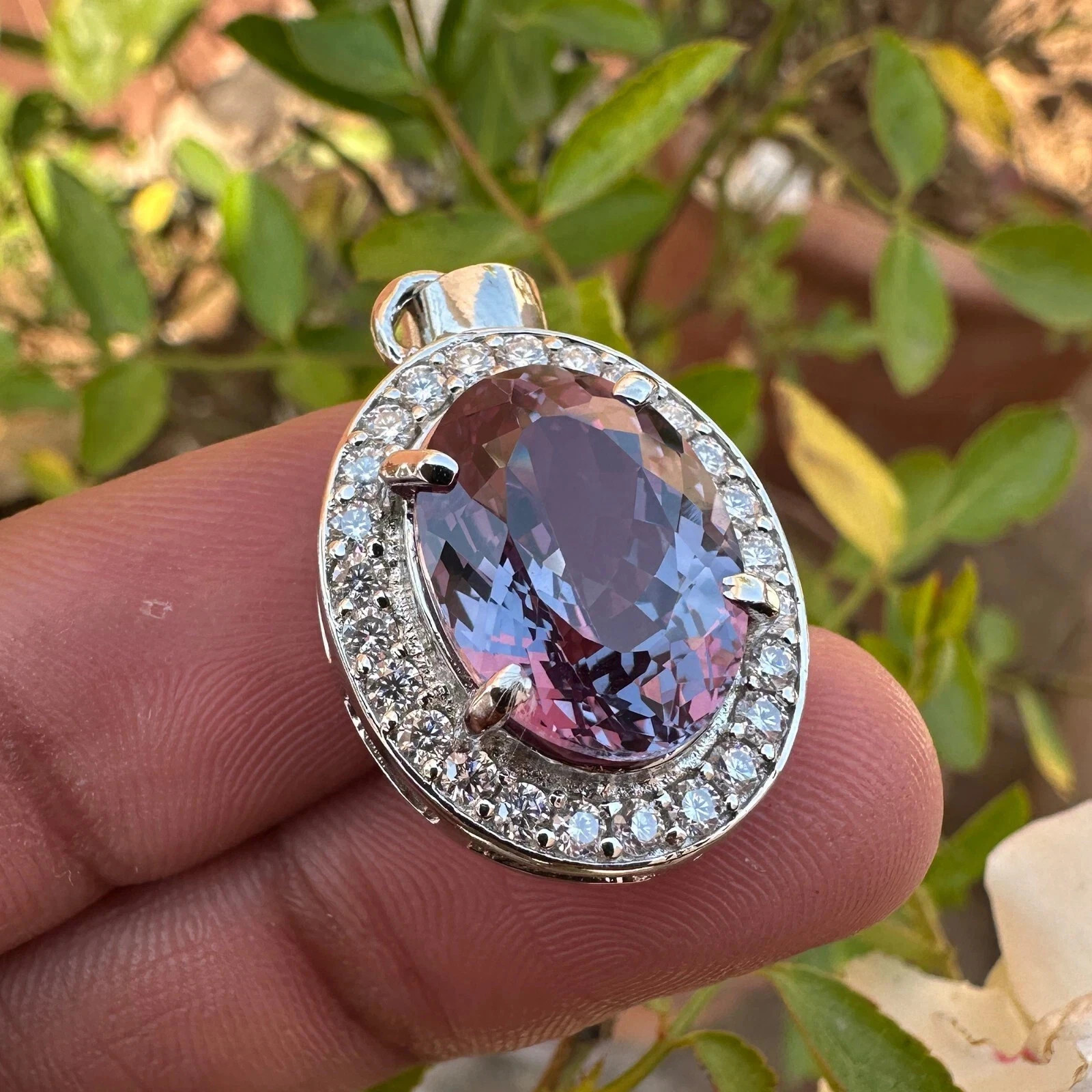 23 Ct Natural Alexandrite Pendant – Certified Color-Change Gem in Silver 925