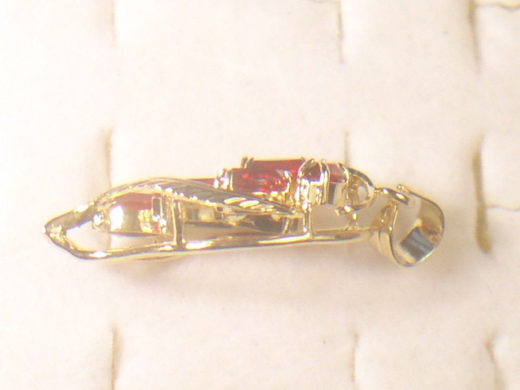 10 Pc’s @$3.00Each= $30.00 PENDANTS WITH SWAROVSKI CRYSTALS LOT 214G-70