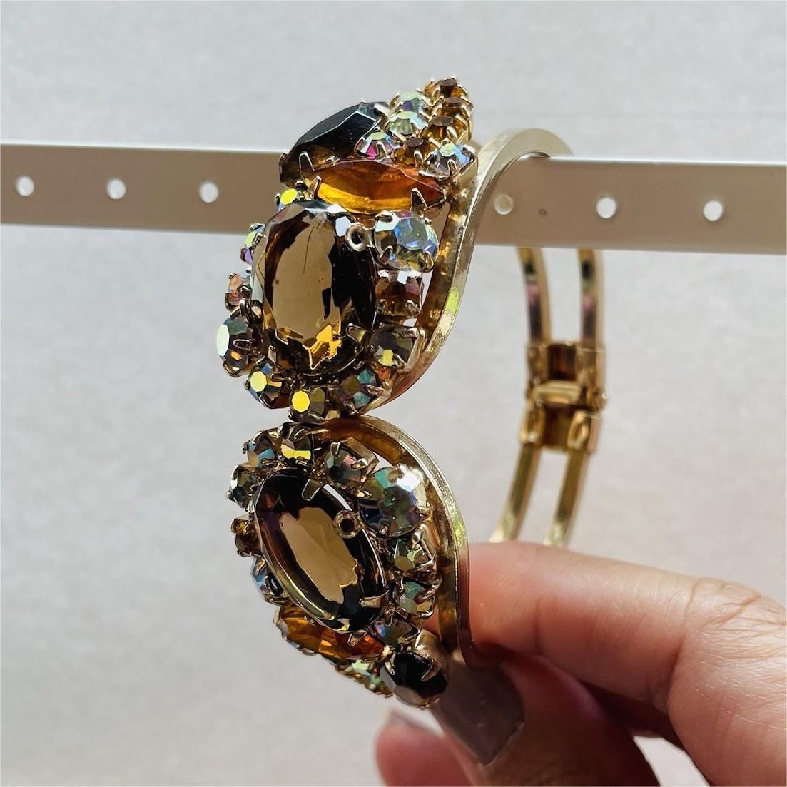 Vintage 1950s–1960s Juliana DeLizza rhinestone clamper bangle bracelet