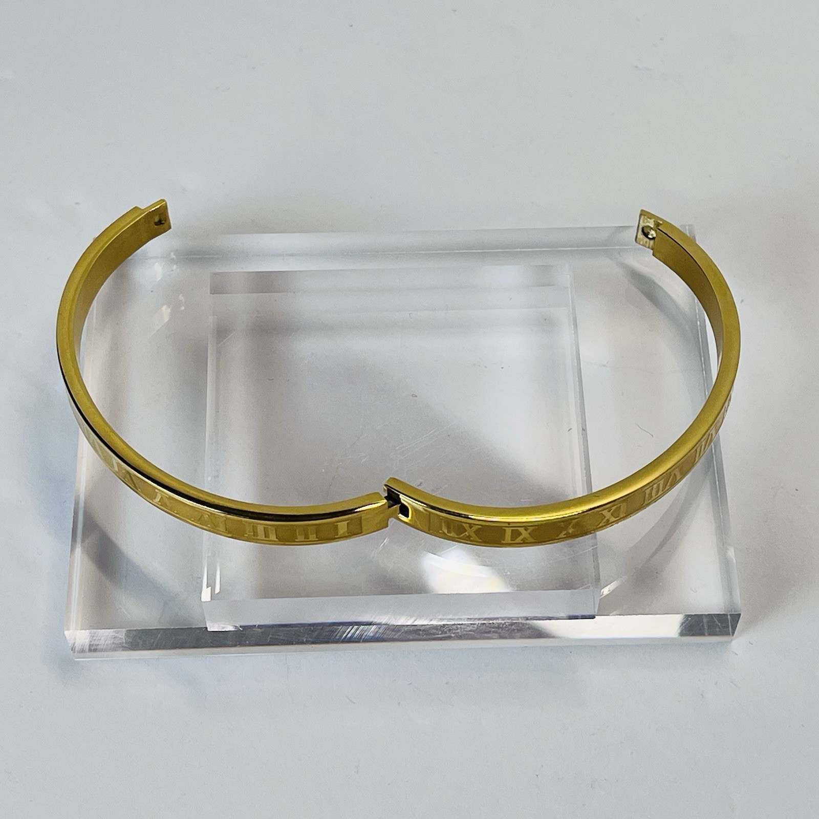 Gold Tone Bangle Bracelet – Roman Numerals Design – Sz 6.5” – Push Lock – 2024