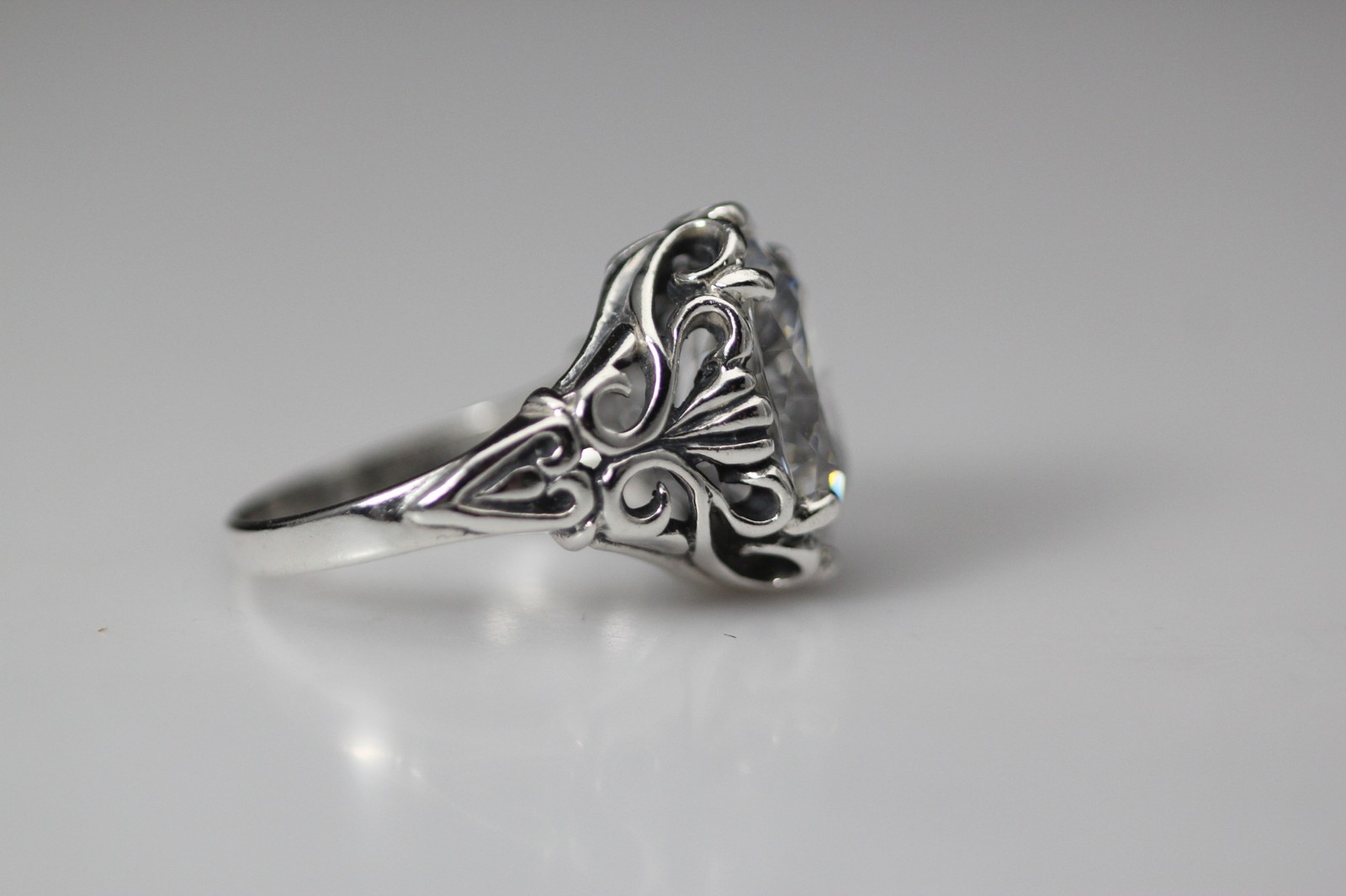 925 Sterling Silver KABANA Cubic Zirconia Size 8 Ring 7.3 Grams (RIN9660)