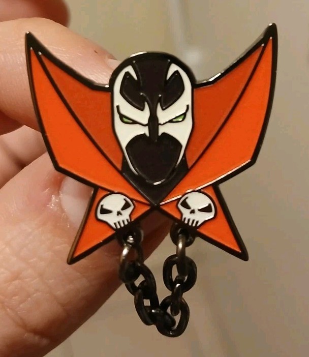 Spawn Todd McFarlane Comic Book 1990s Horror With Hell Chain Skulls ENAMEL PIN