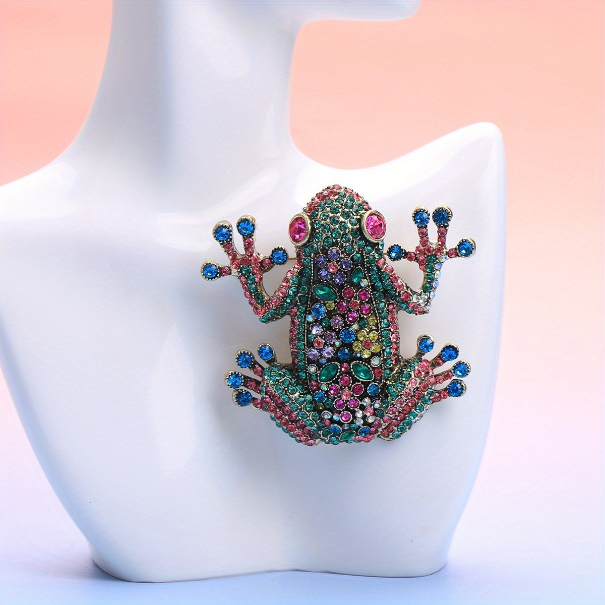Elegant Sparkling Frog Lapel Pin for Casual and Formal Wear