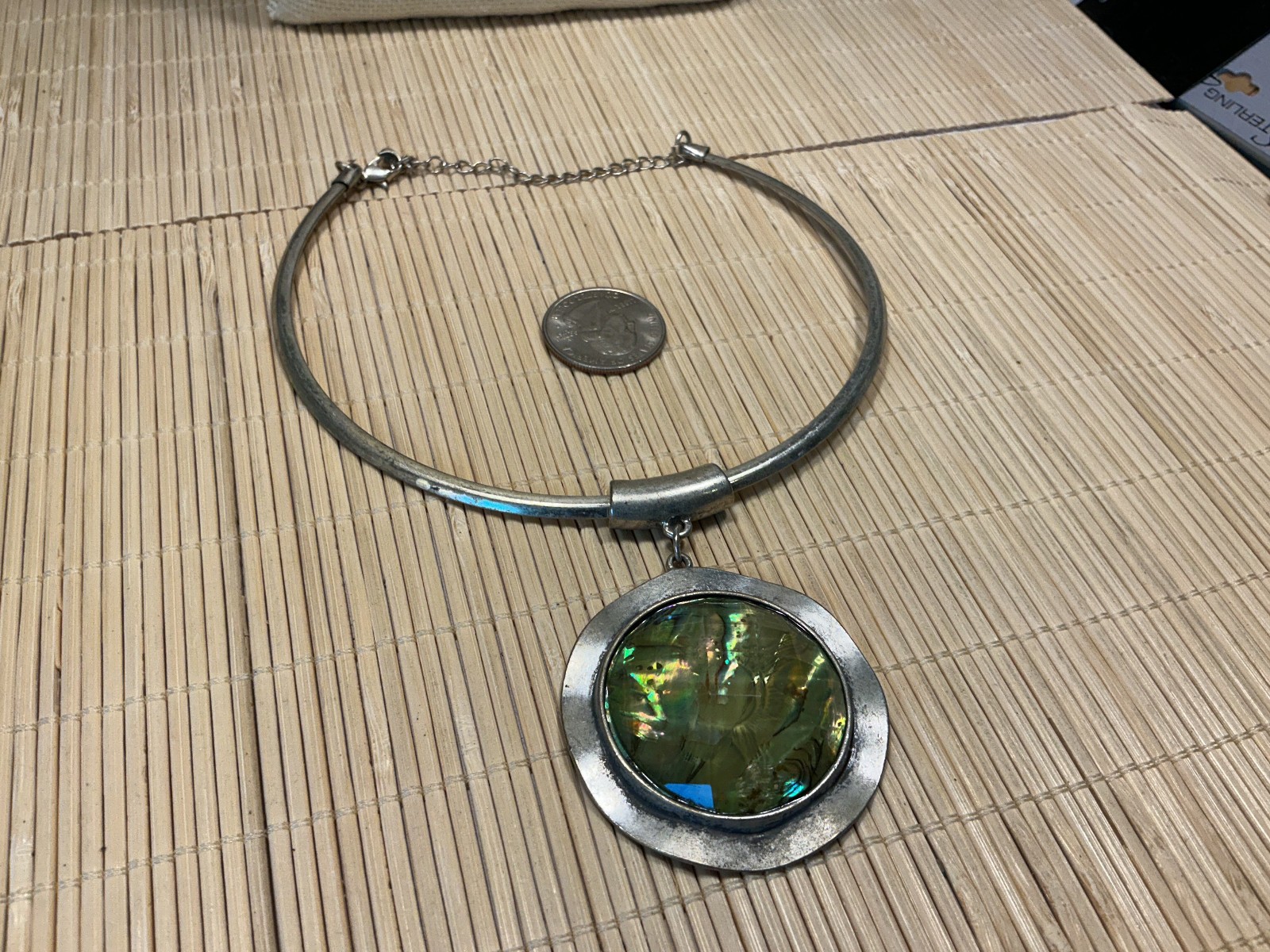 Fashion Necklace Silver Tone Abalone faceted Pendant Torc Choker Lot 103C