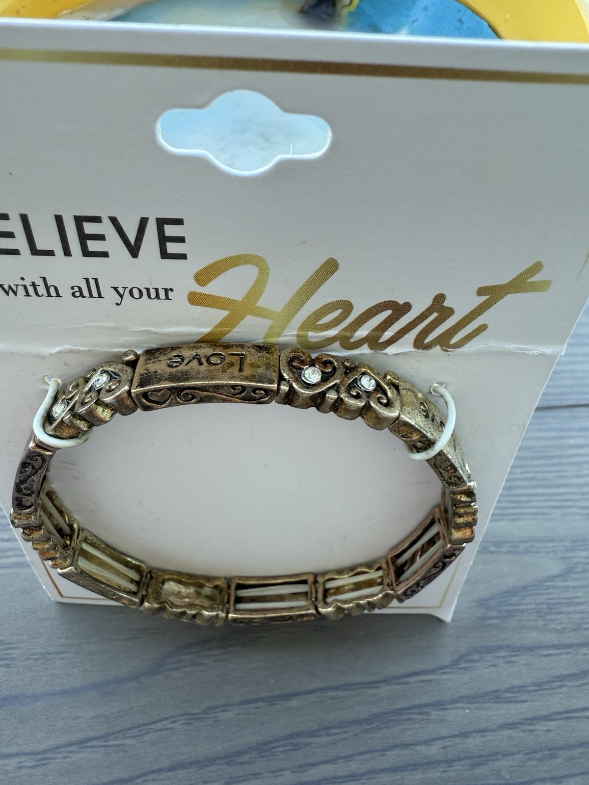 Bracelet Affirmation Believe With All Your Heart heart shaped design gold color
