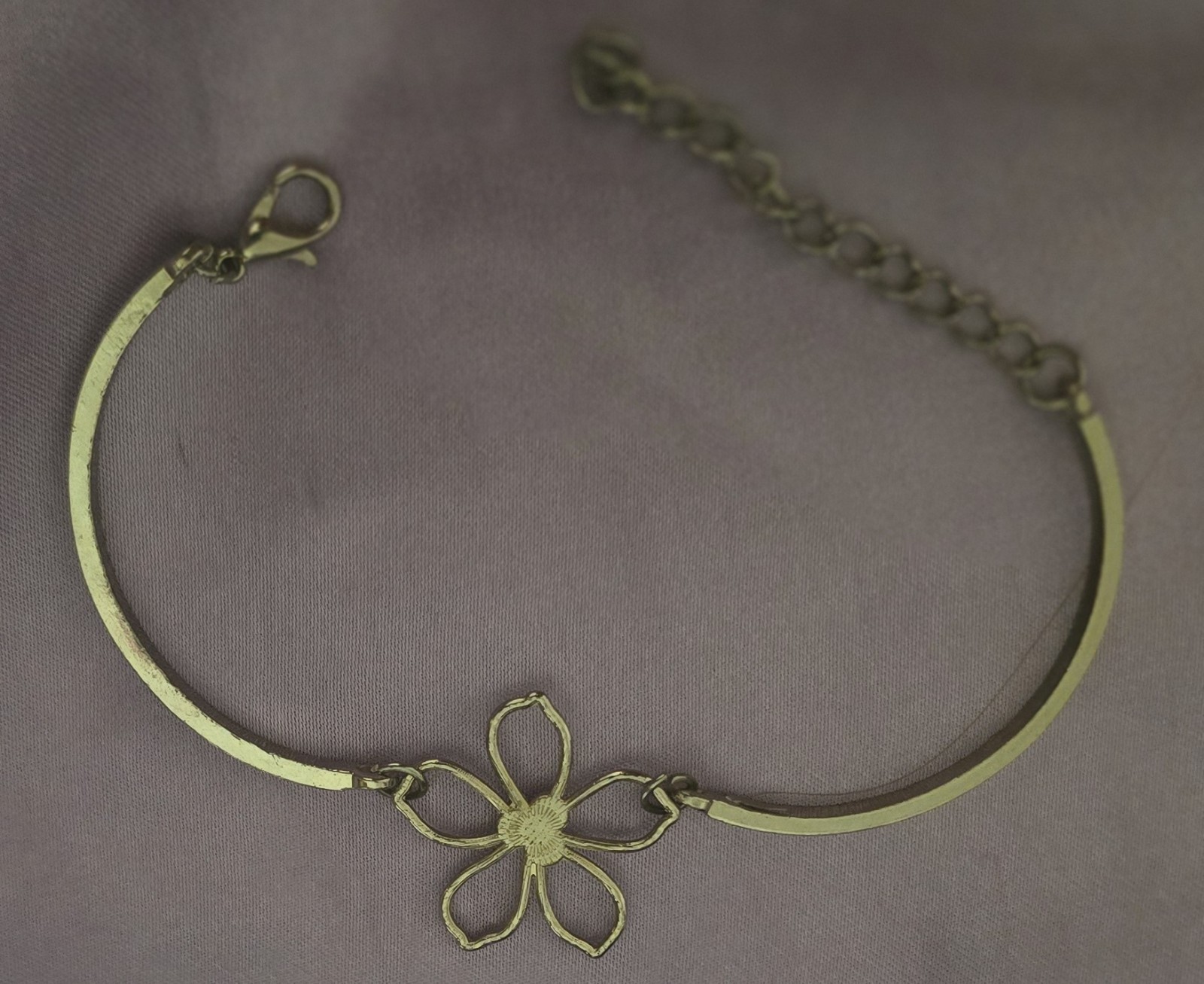 Silver Tone Adjustable Curved Bar Bracelet w/Flower & Faux Diamonds 6″-8″