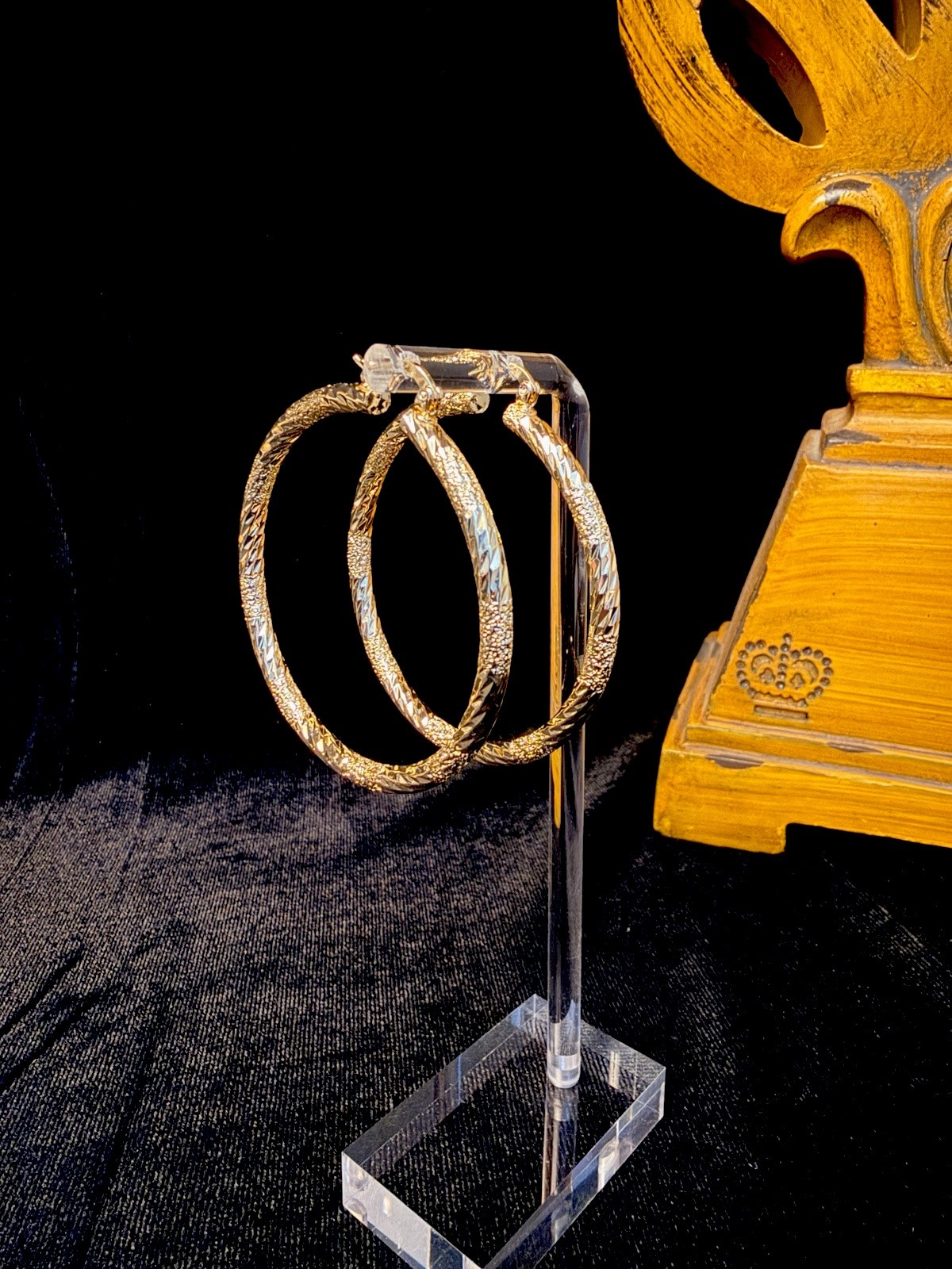 14k Gold Textured Round Hoop Earrings Snap Closure. 2.25 in diameter.
