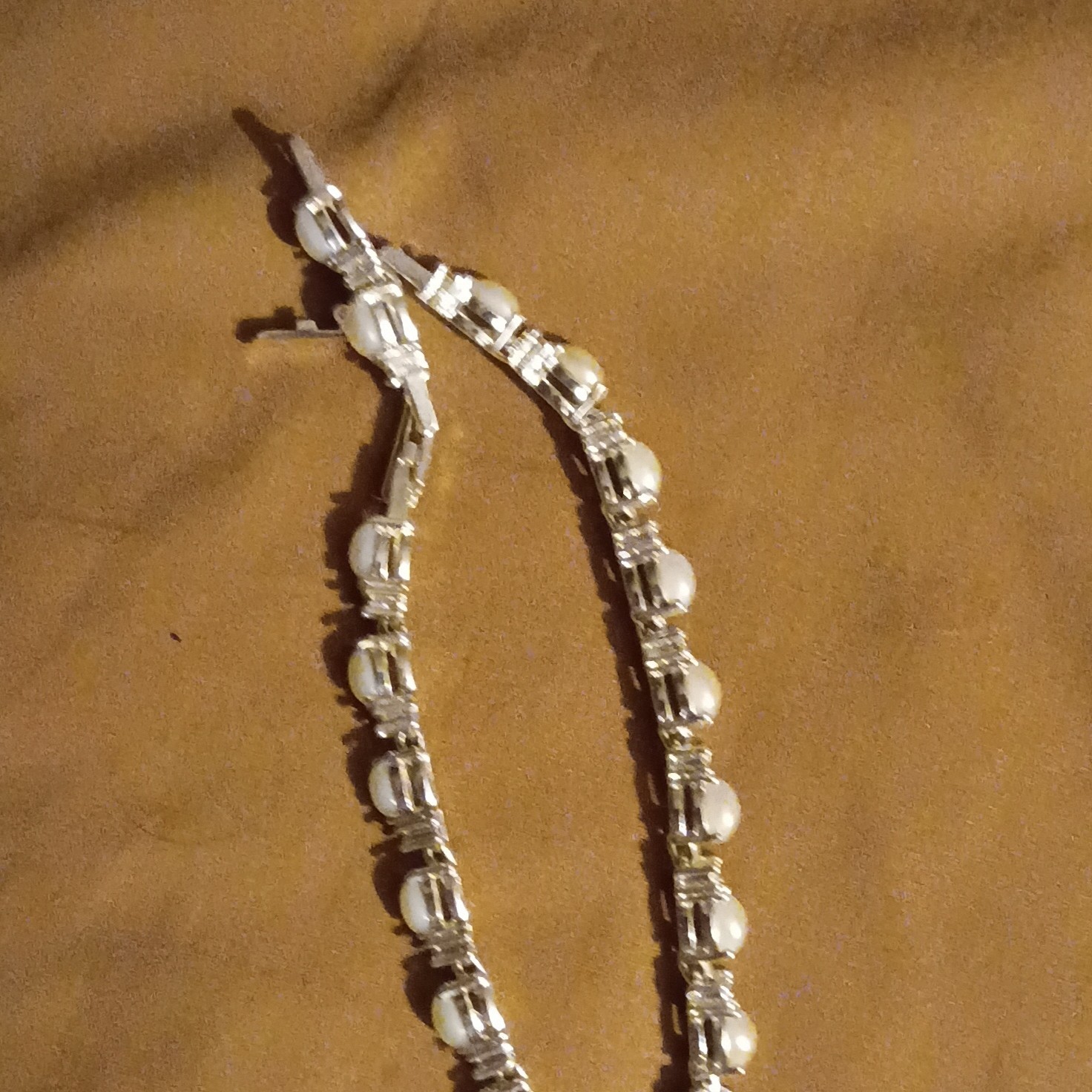Silver Tone Box Link Chain Bracelet w/ Lobster Clasp, Metal, No Stone