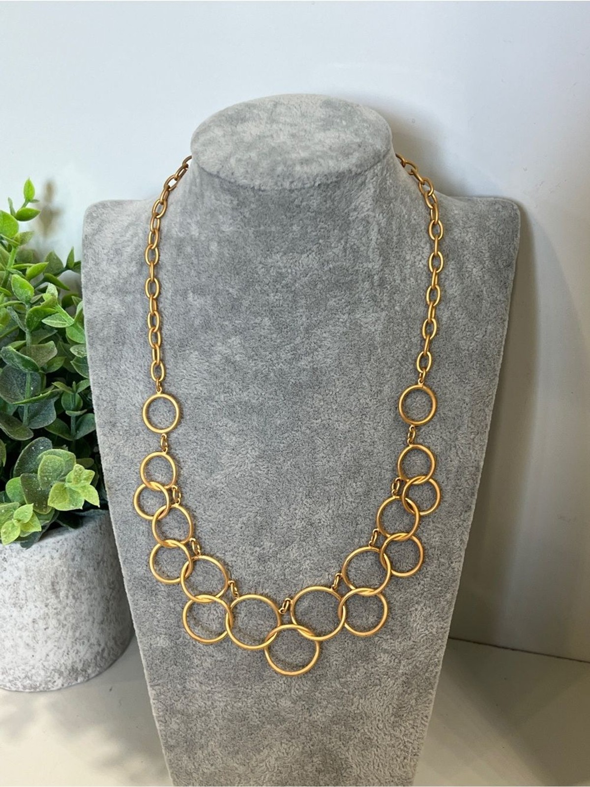Matte Gold-Tone Interlocking Circle Necklace