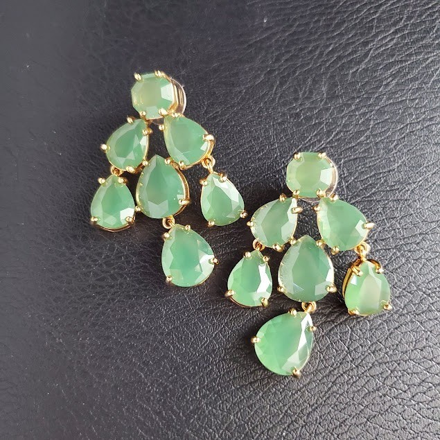 Stella & Dot Green Teardrop Chandelier Statement Earrings Gold Tone Sage Mint