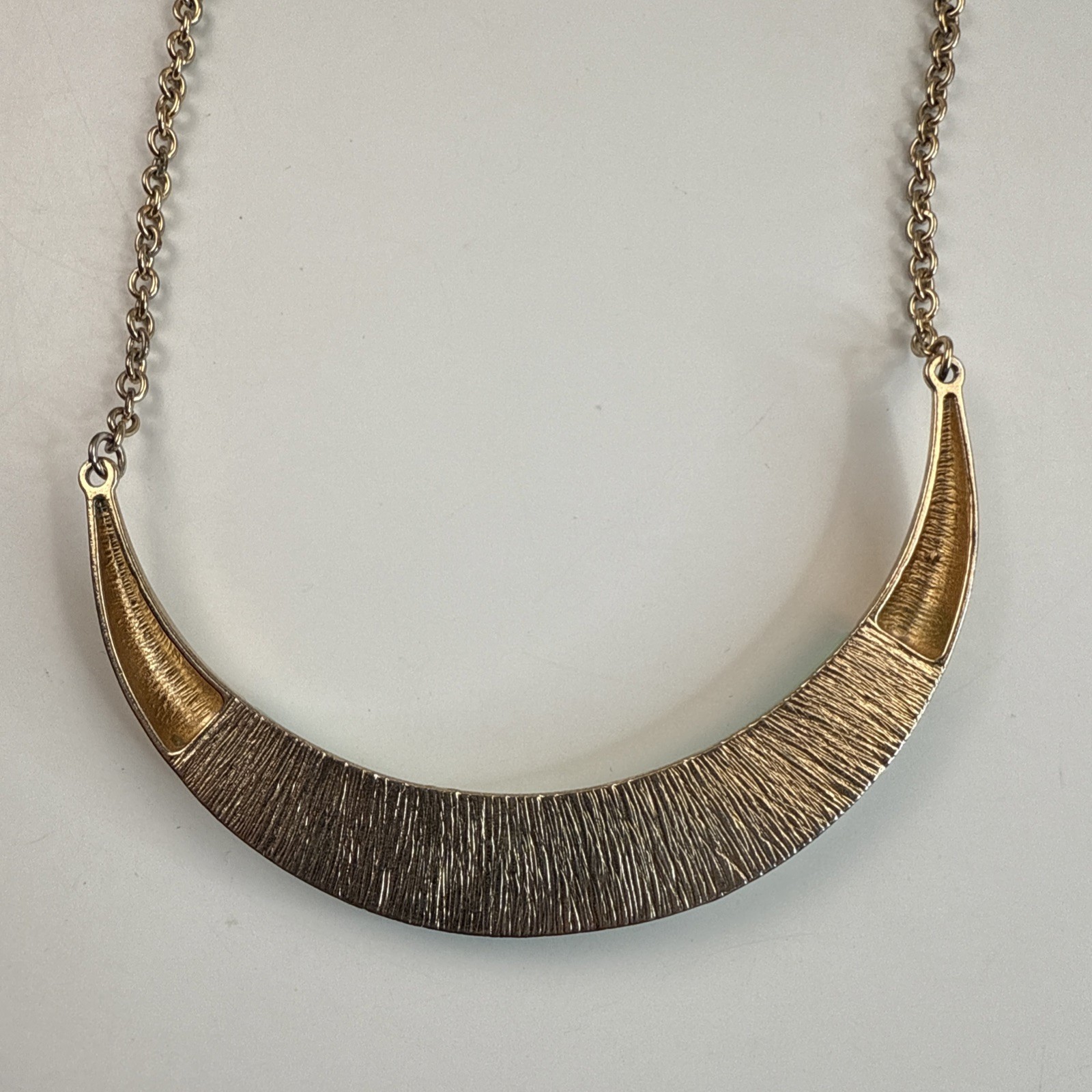 Women’s Mint Green Gold Tone Curved Bar Statement Fashion Necklace 19-22″ Chain