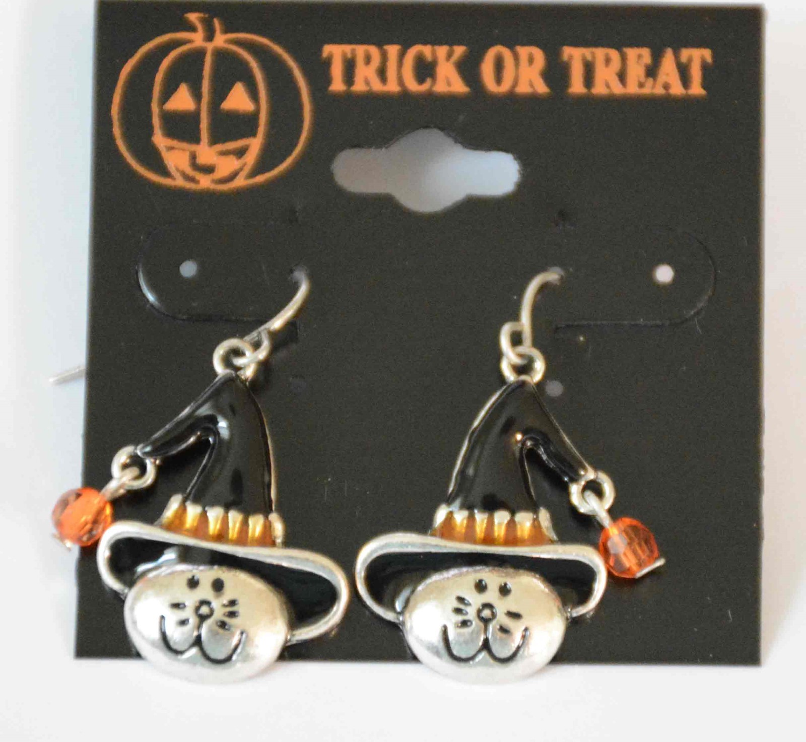 Halloween Cat w Black Witch Hat / Dangling Fish-Hook Earrings / Silver-tone