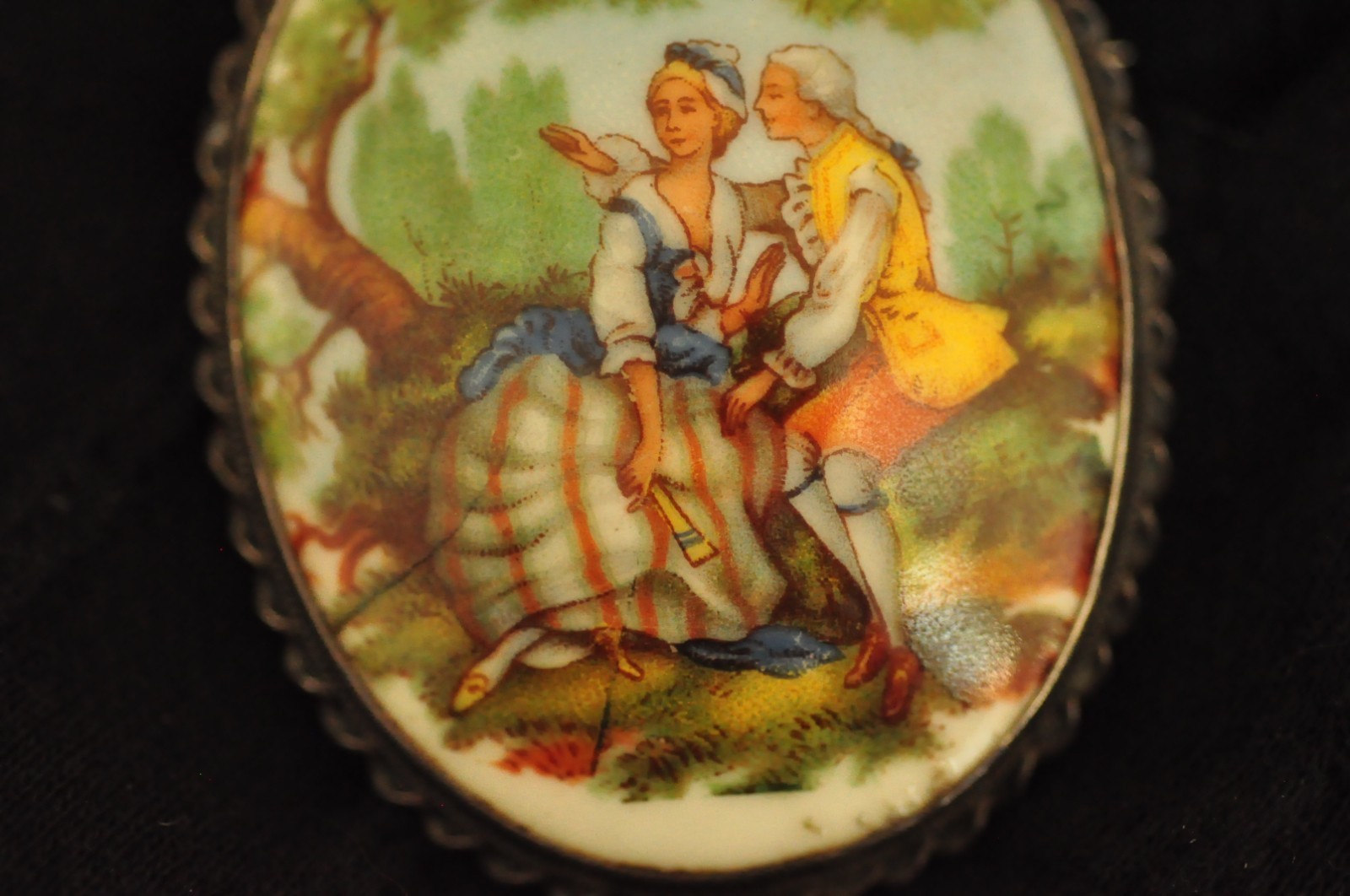 Vintage Sterling Silver Porcelain Brooch / Pendant Hand‑Painted Courting Couple