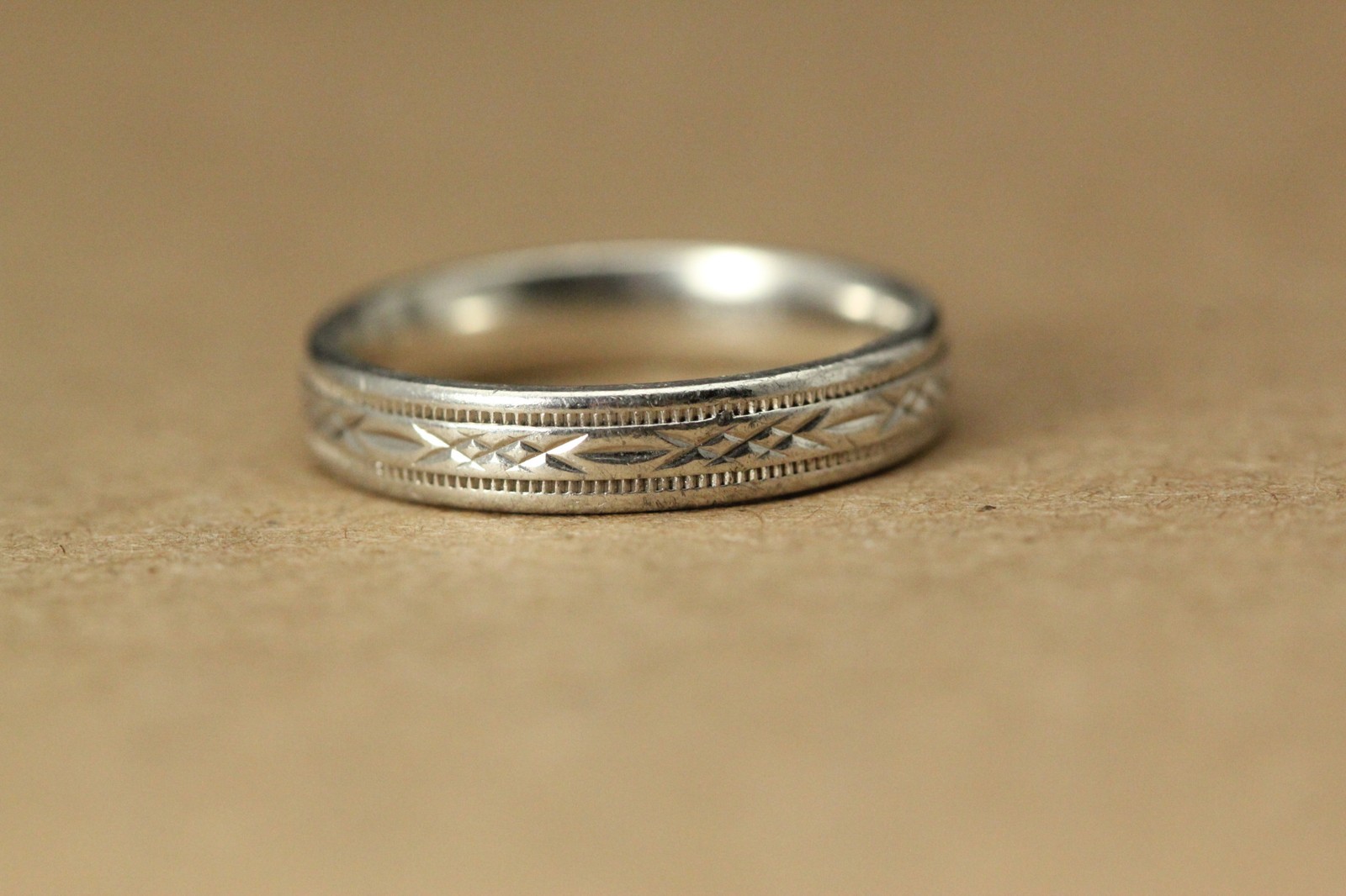 925 Sterling Silver Diamond Cut Size 7 Ring 2.9 Grams (RIN9636)