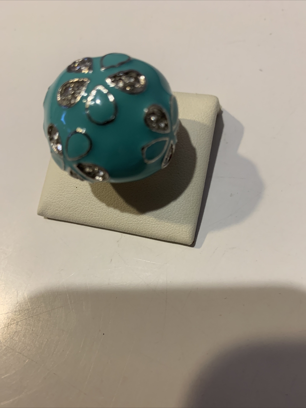 SILVER TONE FASHION TURQUOISE COLOR ENAMEL DOME RHINESTONE COCKTAIL RING SZ. 6.5