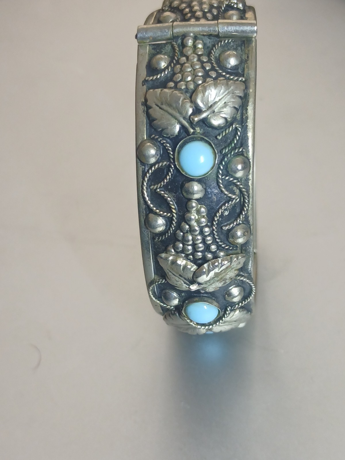 Vintage Silver Hinged Bracelet Round Blue Cabochon Stones Floral Made In Italy