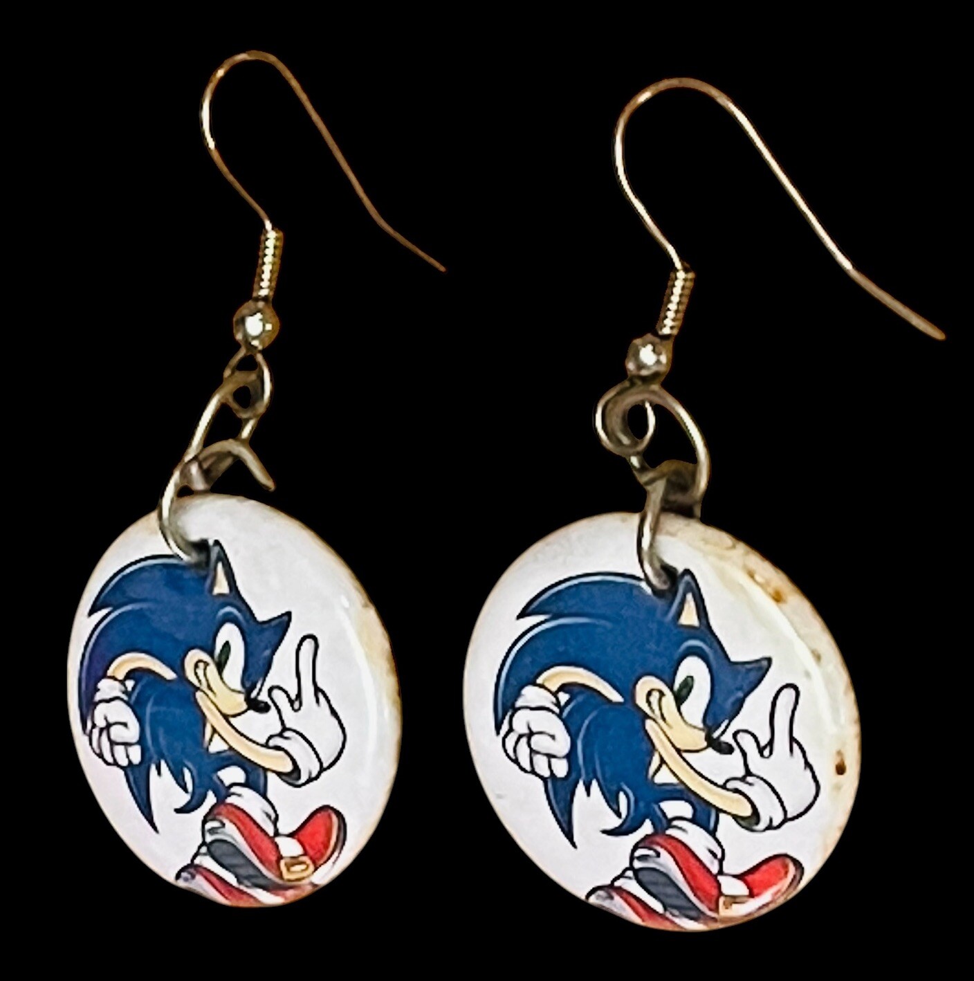 SONIC THE HEDGEHOG EARRINGS ROUND DANGLING FRENCH WIRES SEGA CLASSIC CARICATURE