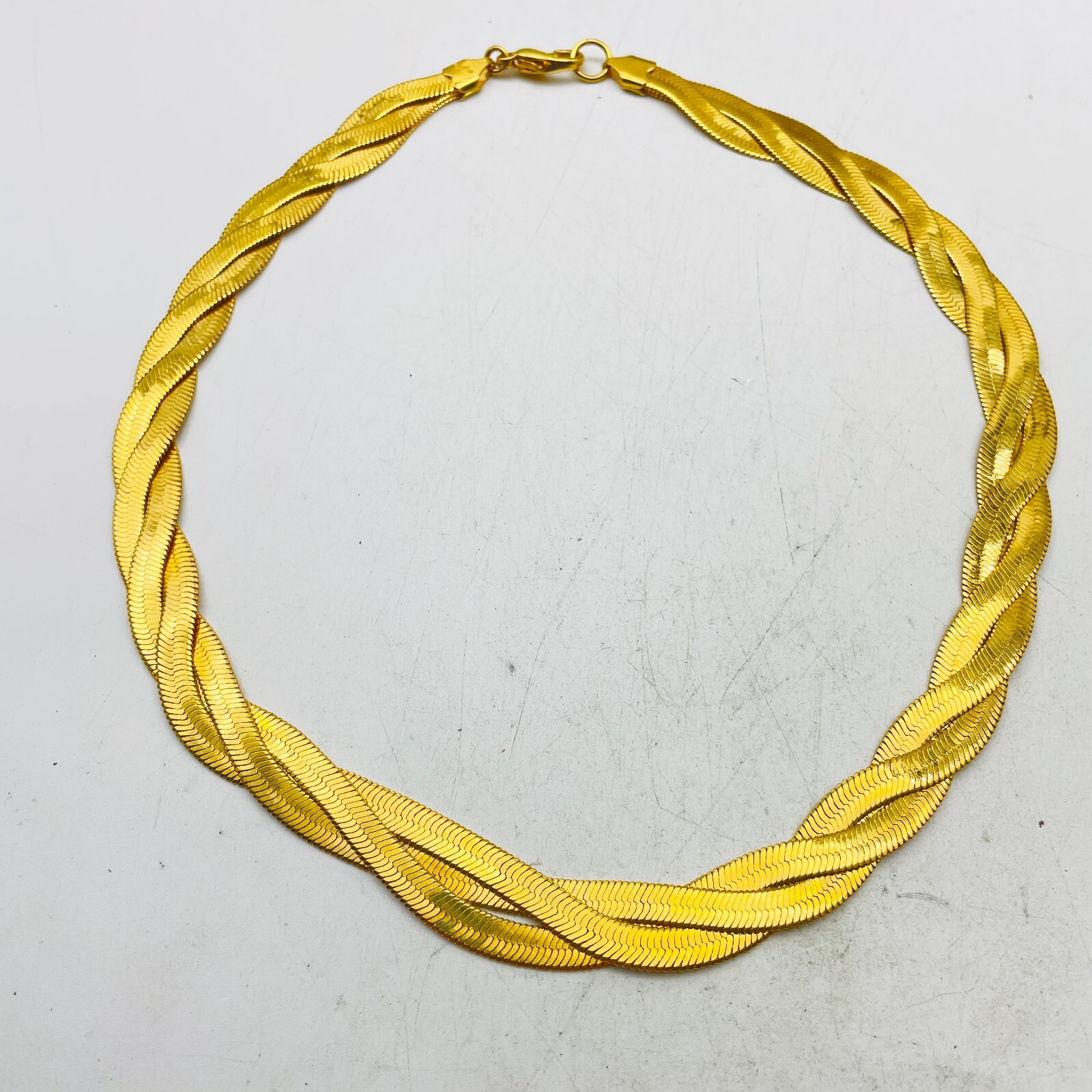 AVON Twisted Herringbone Necklace Gold Tone Classic Everyday Workwear Career