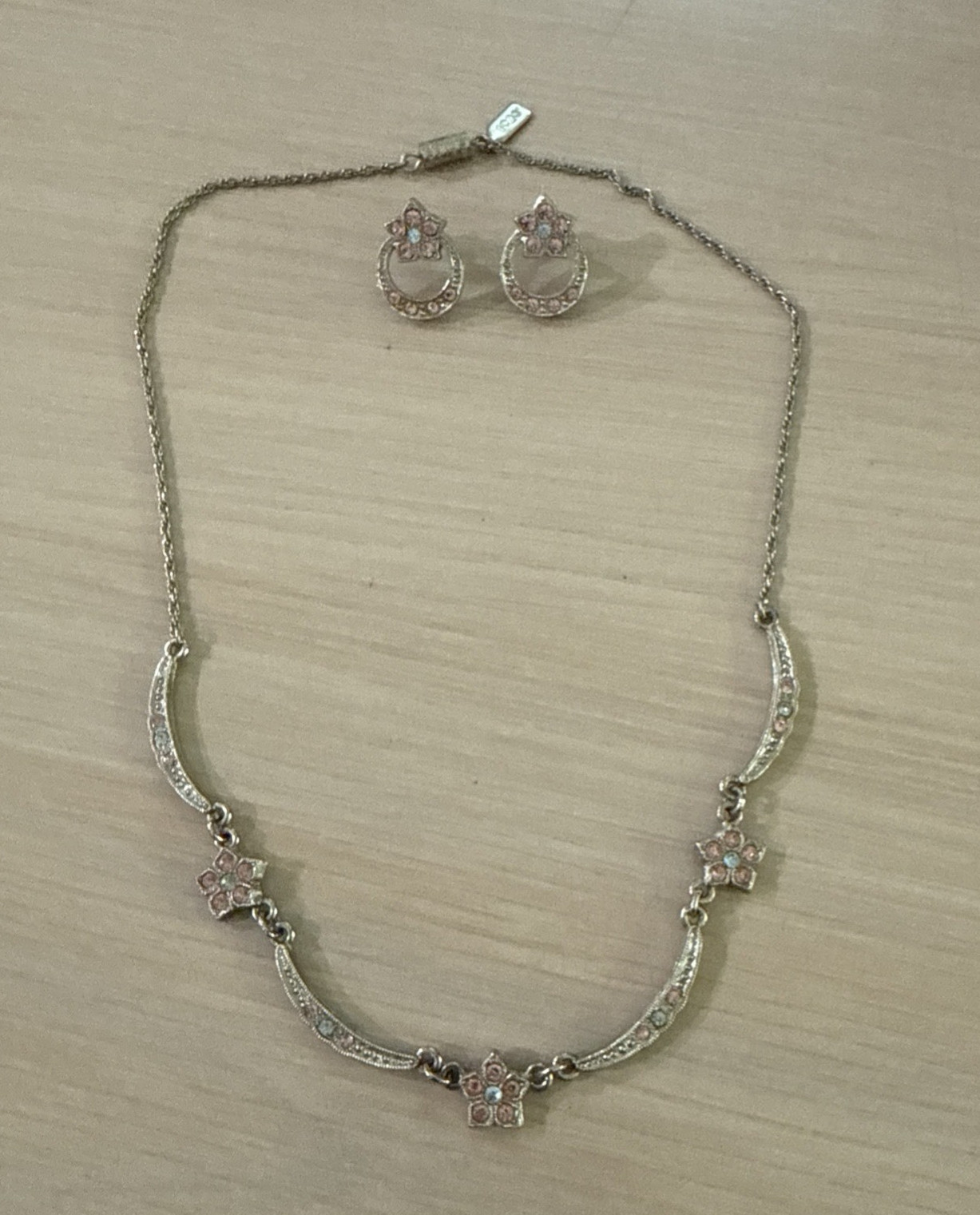 Vtg 1928 Pink And Blue Flower Necklace And Pierced Earring Set Silver Tone 15”