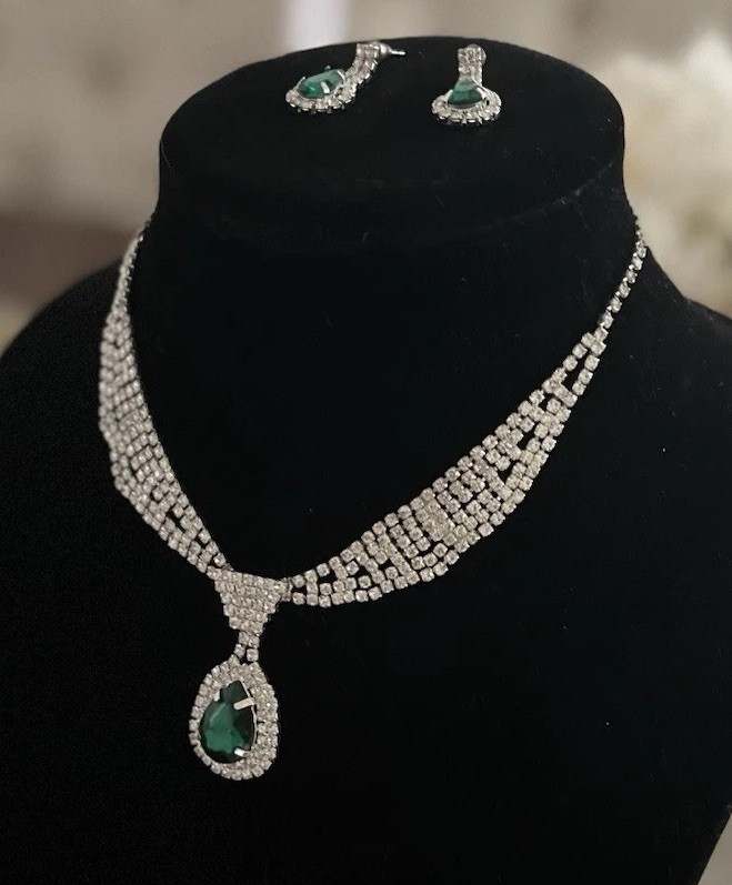 Green Clear Crystal Rhinestone Silver Tone Pendant Necklace Earring Set
