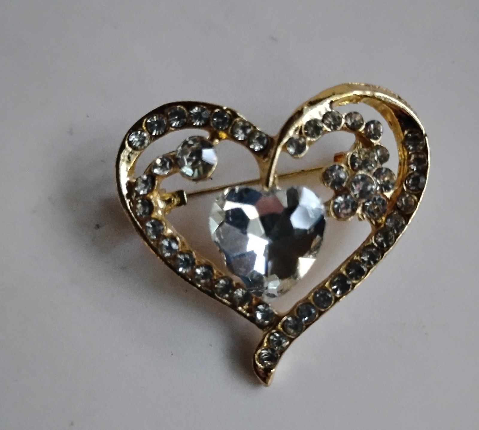 Sparkling Rhinestone Crystal Clear Brooch | Heart Shaped Fashion Pin | High End