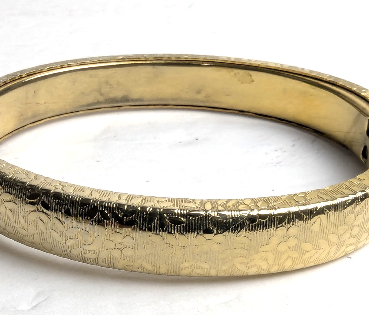 Vintage Gold Plated Hinged Floral Engraved Bangle Bracelet Excellent Condition