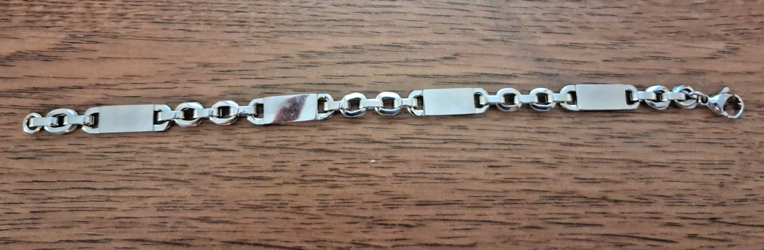 8.25″ Chisel Men’s Stainless Steel Polished Station Link Bracelet NWOT