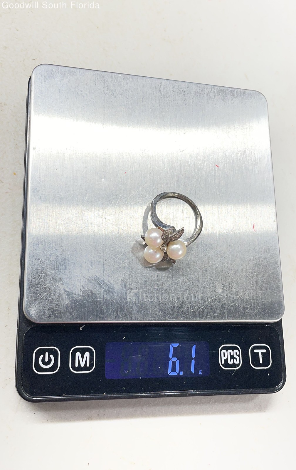 White Gold 14K With Diamonds Ring Size 8.5 (Stamped 14K Tested 13.40KT NSK) 6.1g