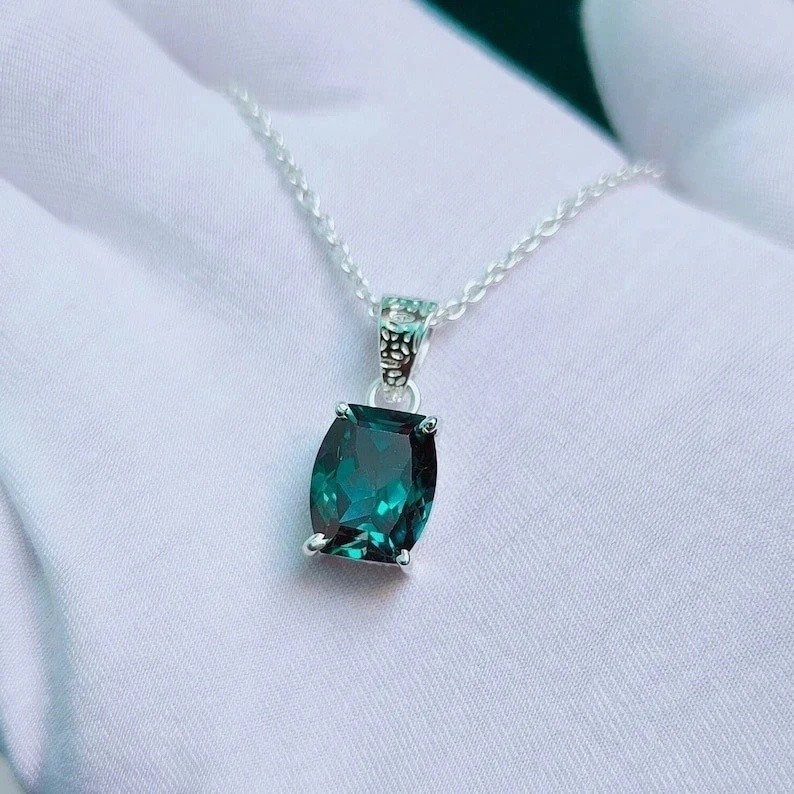 20 Ct Natural Teal Green Sapphire Gemstone Sterling Silver Pendant With Chain