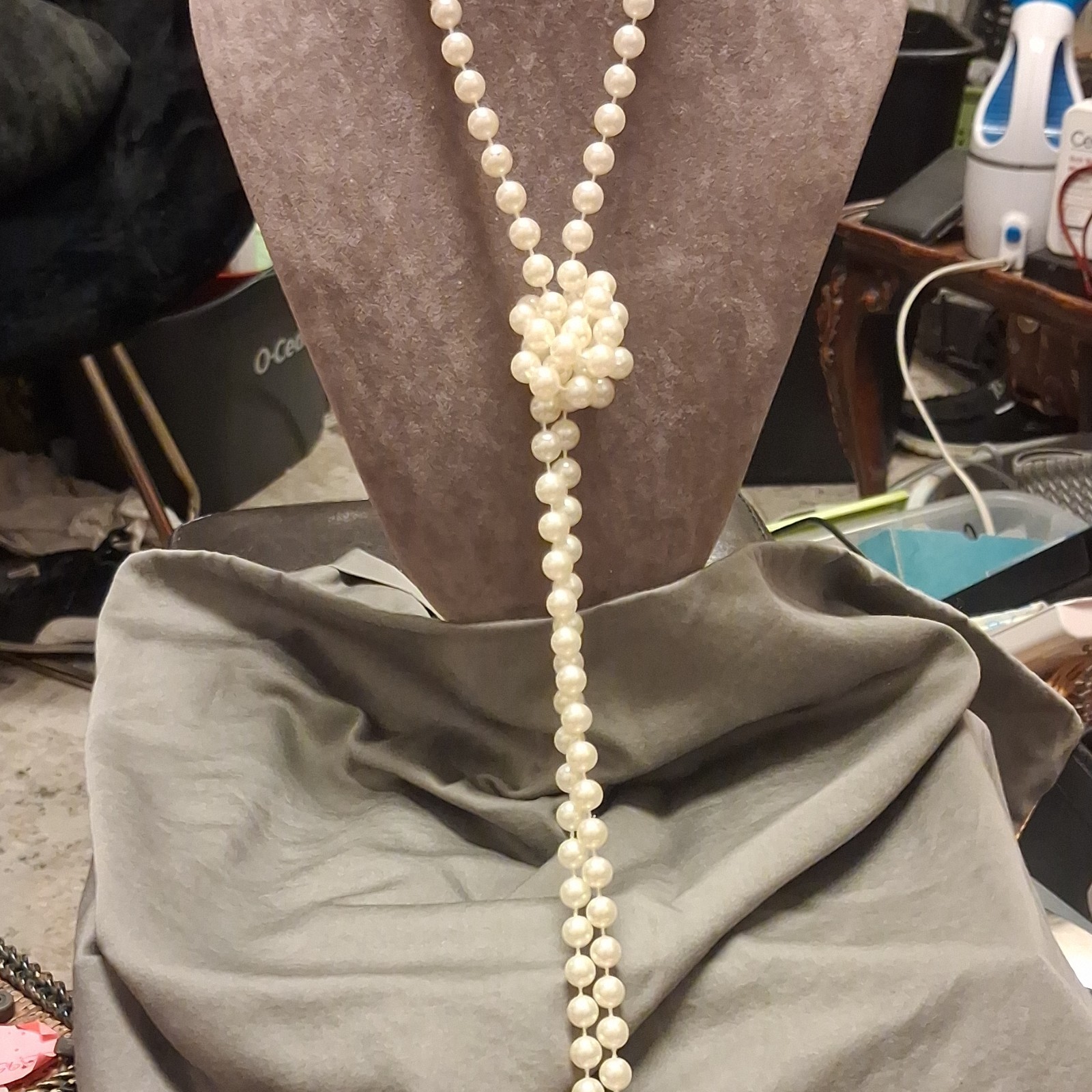 White Imitation Pearl Beaded Lariat Necklace Adjustable Ball/Bead Chain 36+”