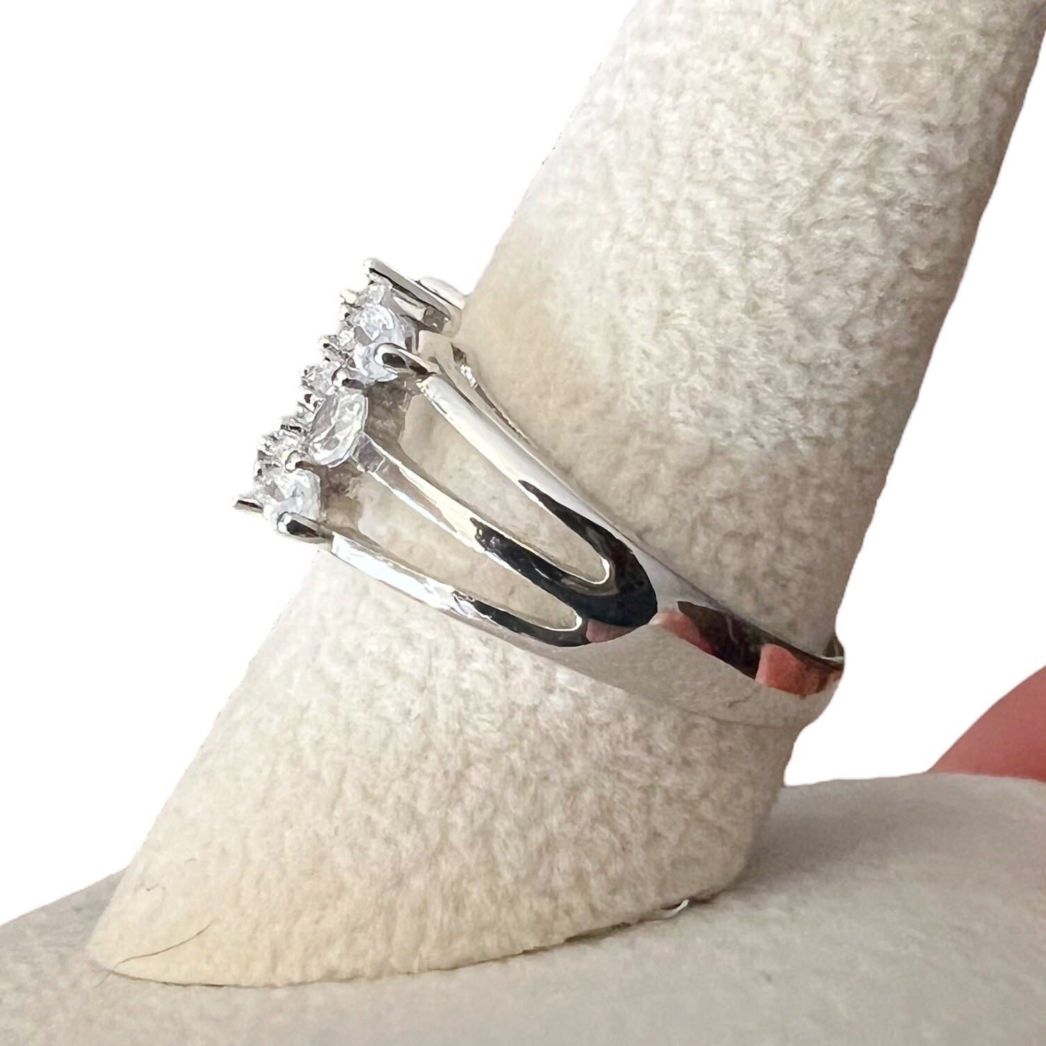 Clear Marquise & Round Cut Rhinestone Cluster Split Shank Ring 8.5 Silver Tone
