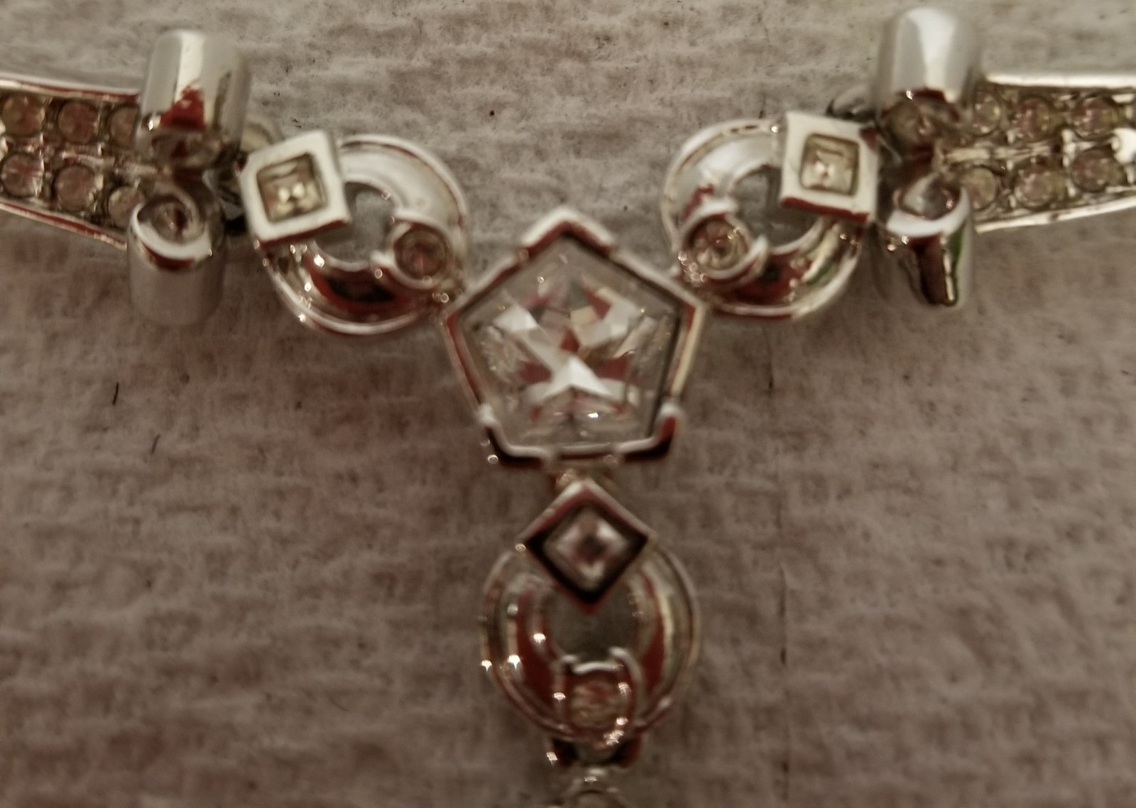 Avon Smithsonian Marie Antoinette Pendant 16 1/4” Necklace Clip Earring Set VTG