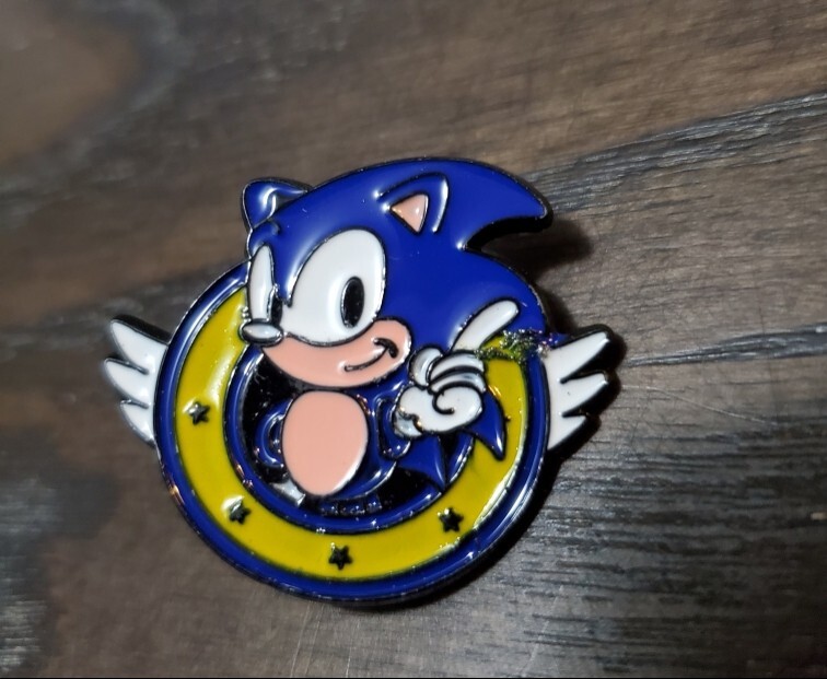 Sonic The Hedgehog Enamel Pin Lapel Purse Pinback Collectable Cartoon Gamer New