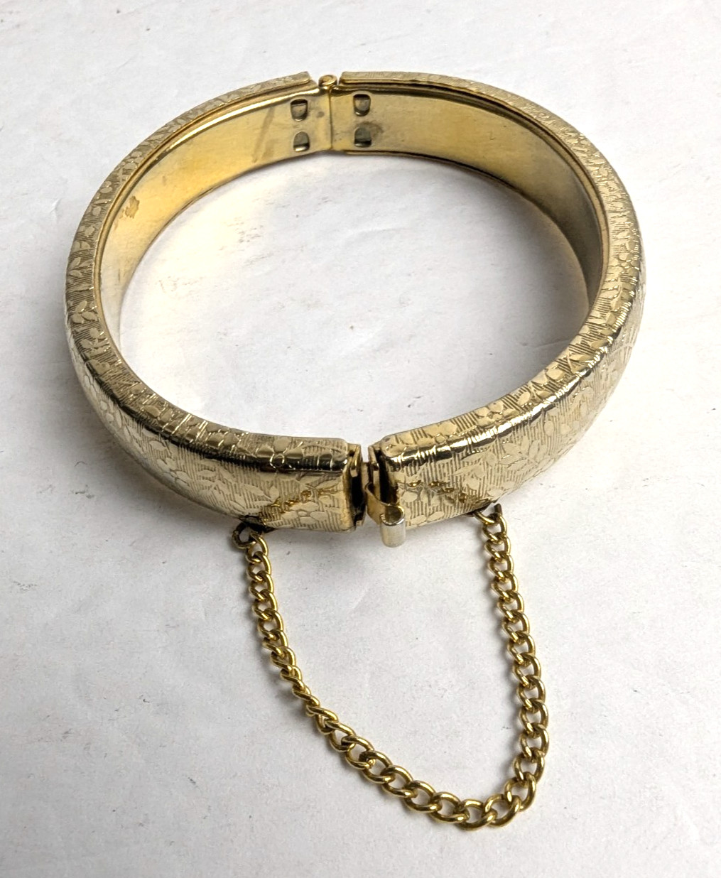 Vintage Gold Plated Hinged Floral Engraved Bangle Bracelet Excellent Condition