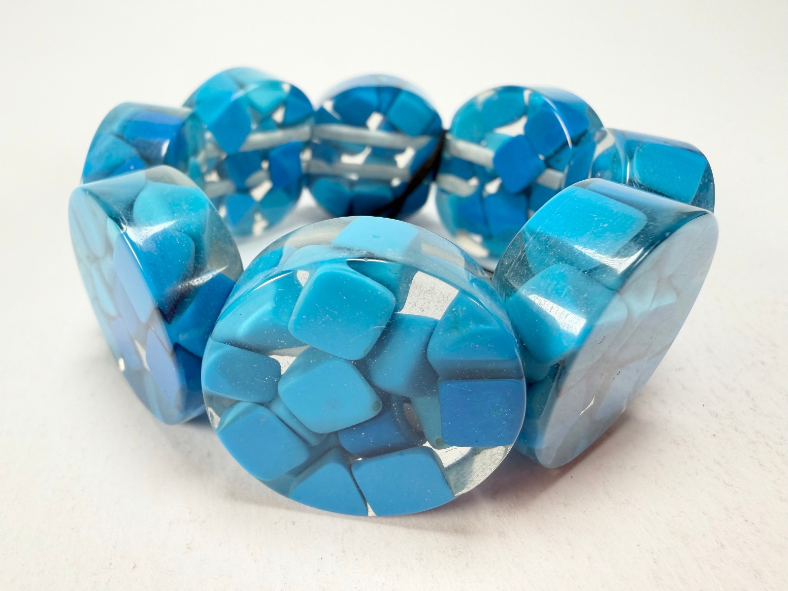 Marion Godart – Confetti “Cylindre” Blue Mix Elasticated Cylinder Resin Bracelet